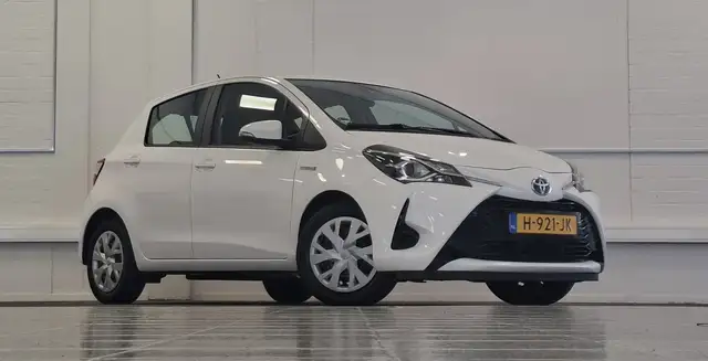 Toyota Yaris view 2