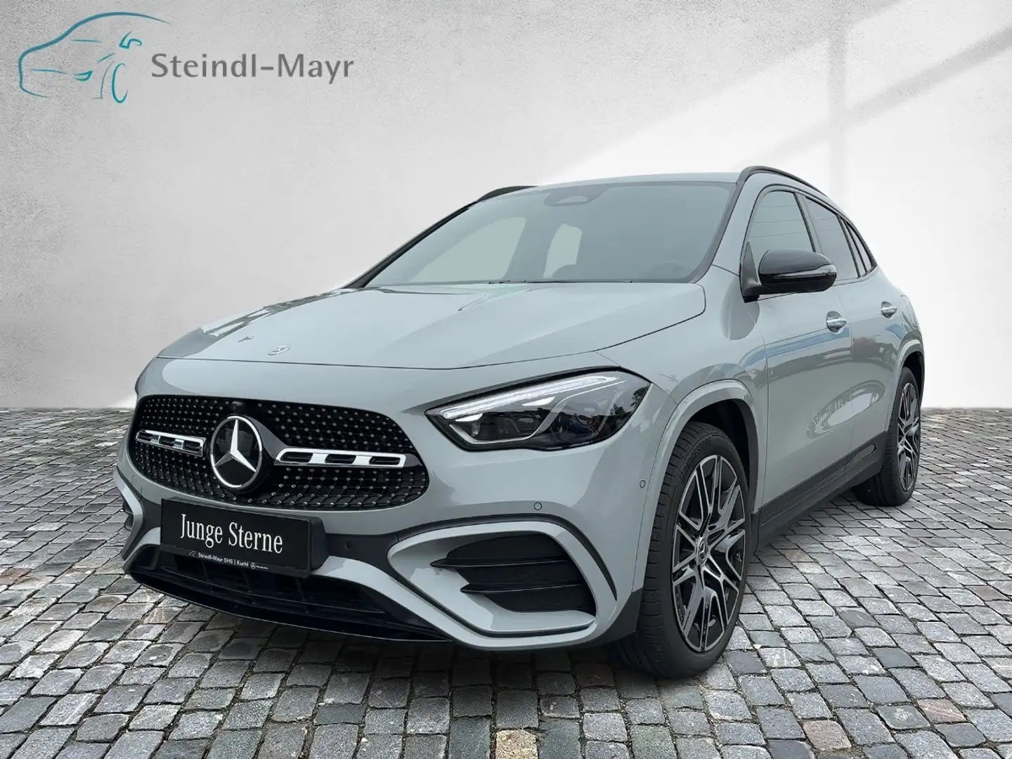 Mercedes-Benz GLA 200 d 4MATIC Österreich-Edition AMG Line Grau - 2