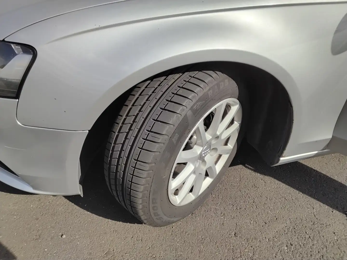 Audi A4 A4 Avant 2,0 TDI DPF Grau - 1