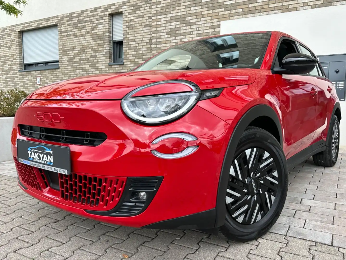 Fiat 600 e 115 kW Red* 1.Hand*21 tkm* Rot - 1