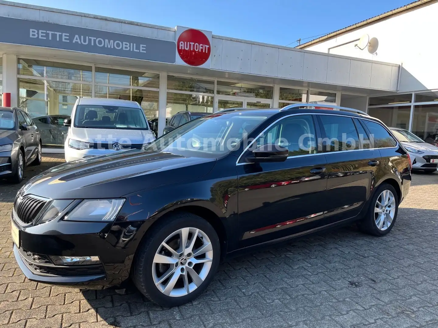 Skoda Octavia 1.5 TSI DSG Ambition *NAVI*SHZG*GRA*PDC* Schwarz - 1