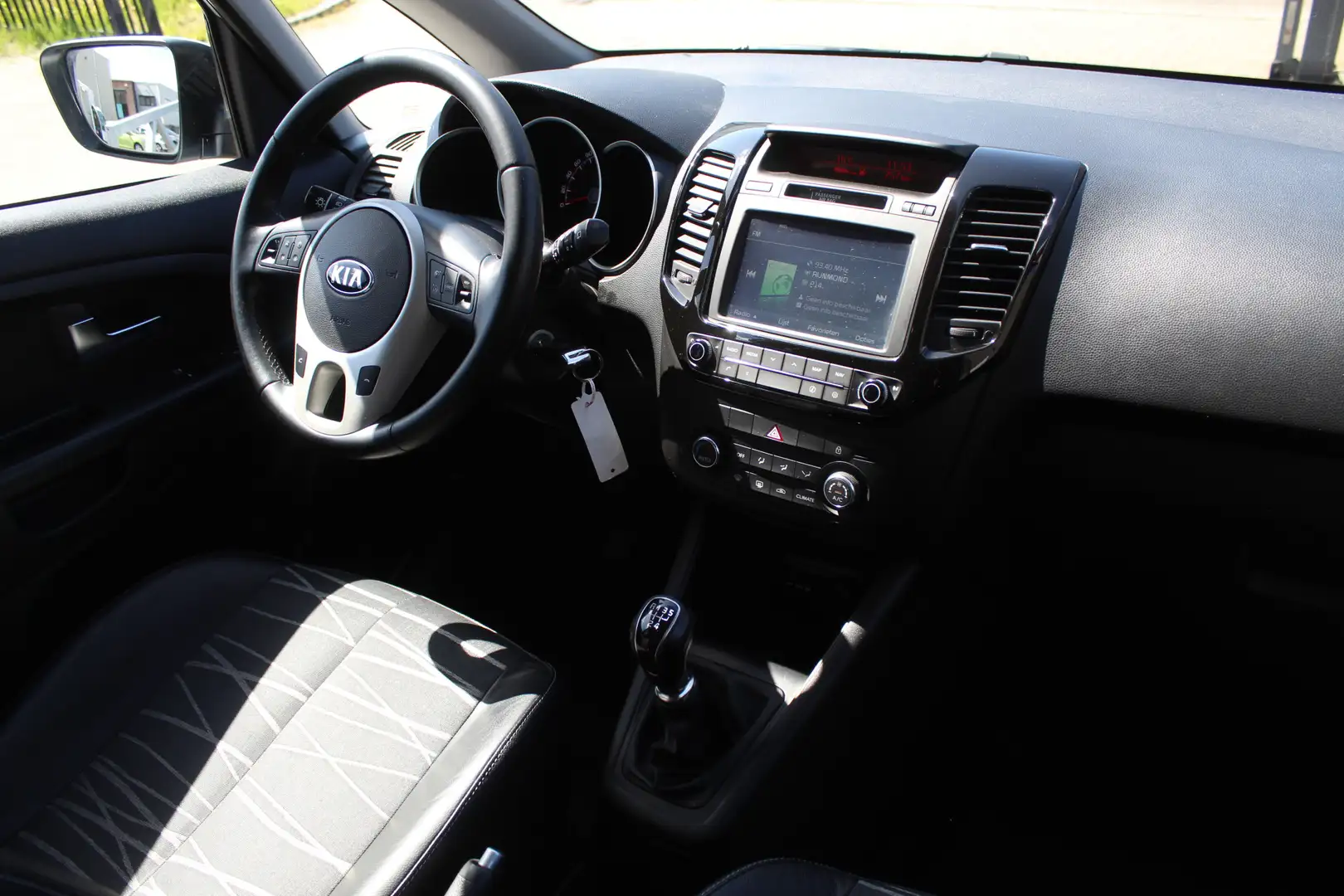 Kia Venga 1.4 CVVT DynamicPLusLine NAVIGATIE/CLIMA-AIRCO/L.M Wit - 2