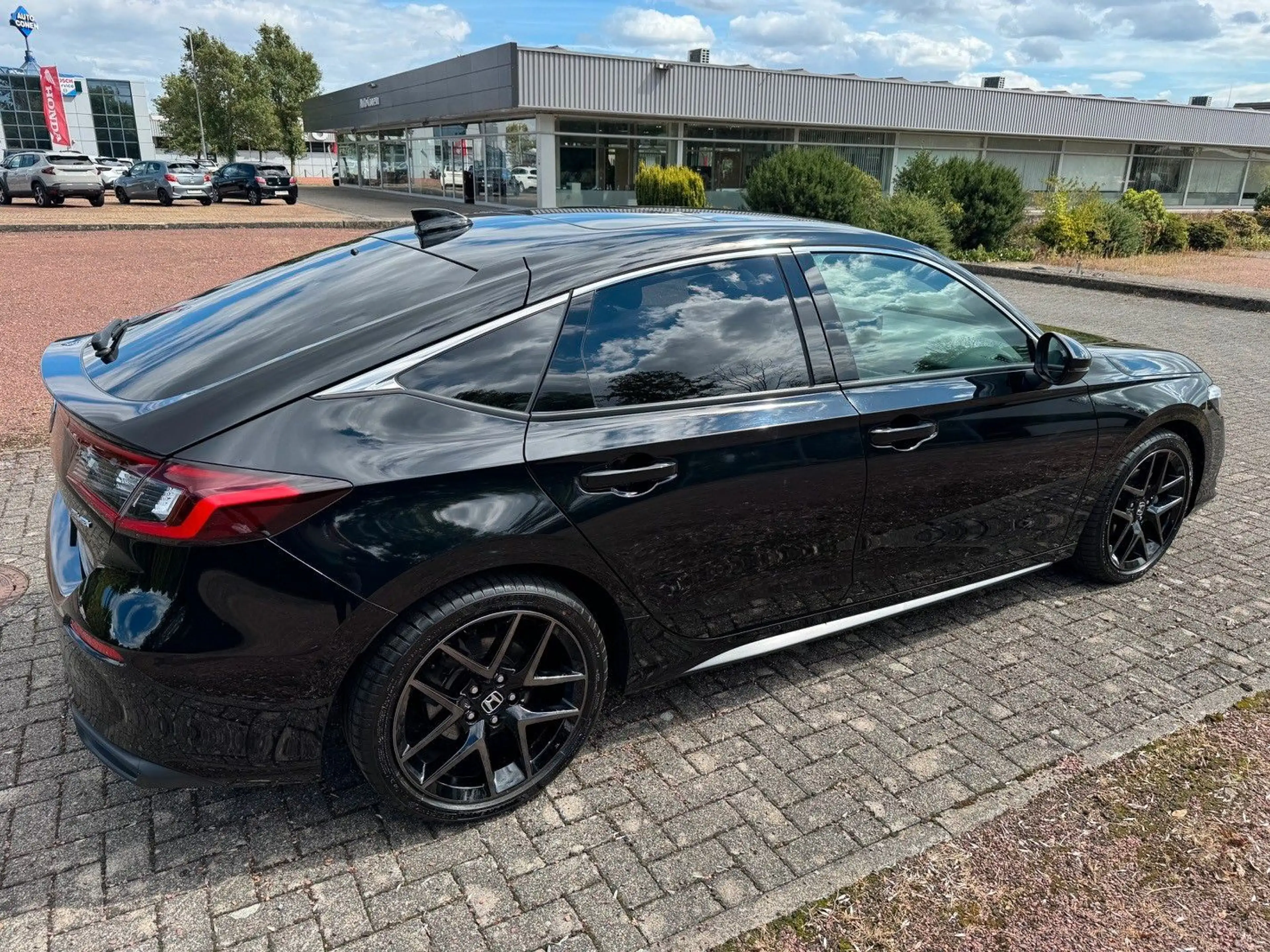 Honda Civic e:HEV 2.0 i-MMD Hybrid Advance — photo 4
