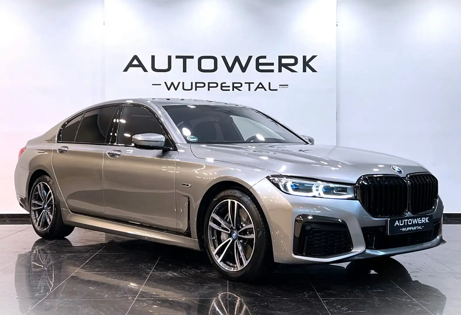 BMW 745 E M Sport*HUD*360°3D*B&W*MASSAGE*GSD*GESTIK* Šedá - 1