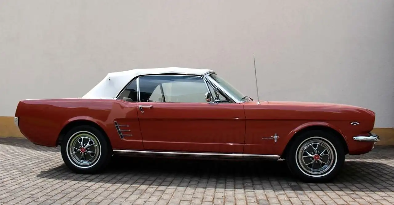 Ford Mustang, foto 1