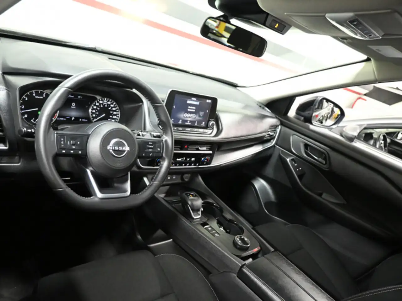 Nissan Rogue снимка Nissan Rogue