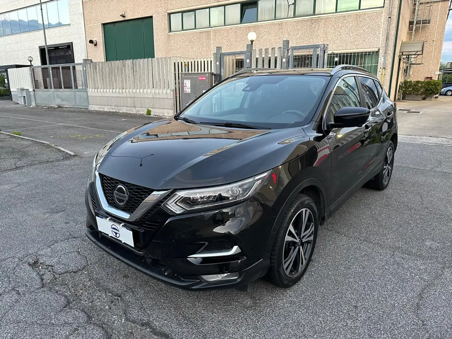 Nissan Qashqai 1.3 DIG-T 140 CV N-Connecta Nero - 1