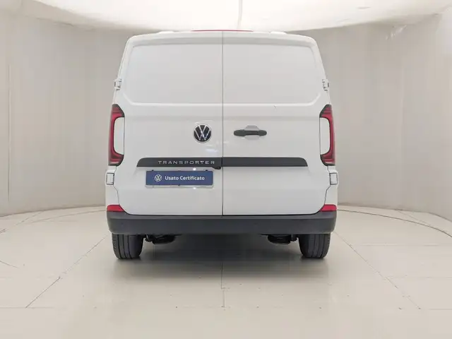 Volkswagen Transporter view 5