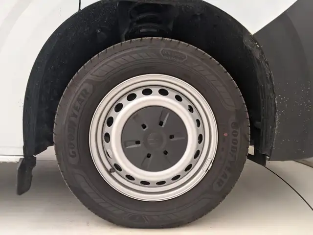 Volkswagen Transporter view 10