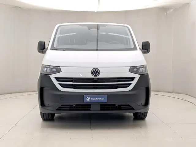 Volkswagen Transporter view 2