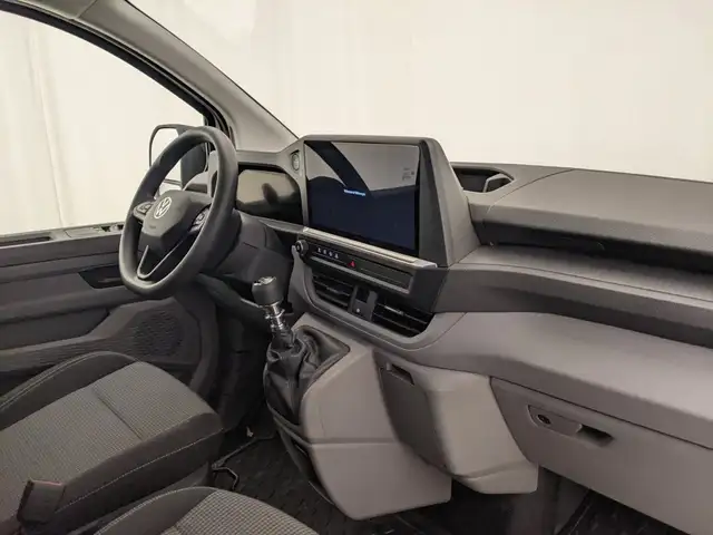 Volkswagen Transporter view 6