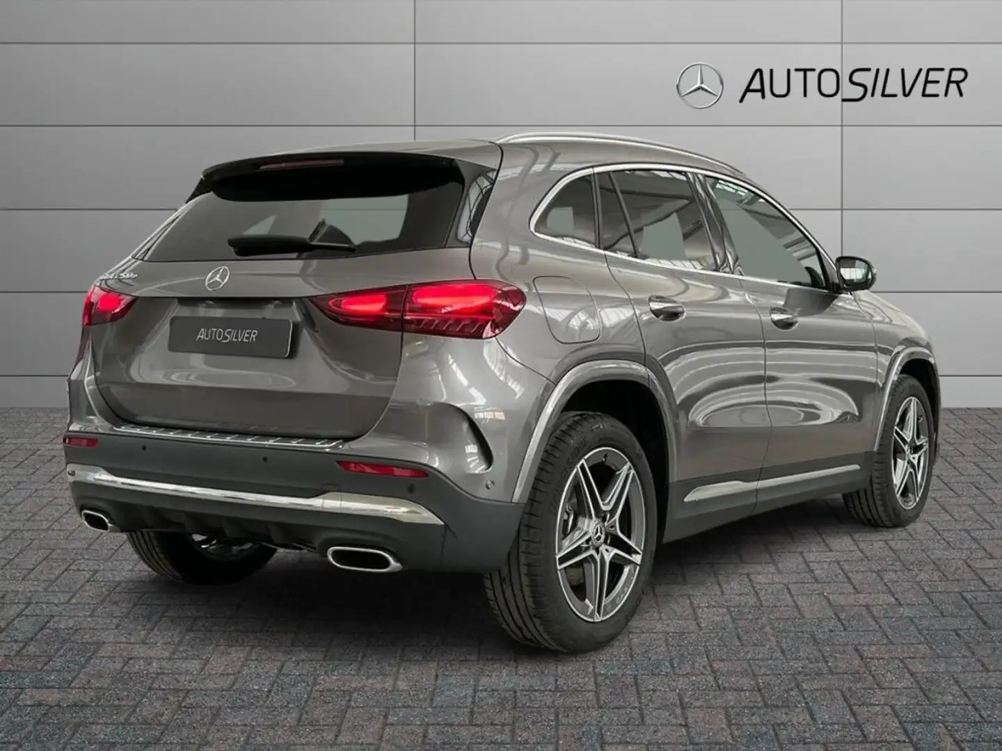 Mercedes-Benz GLA 250 e Plug-in AMG Advanced Plus Grigio - 2