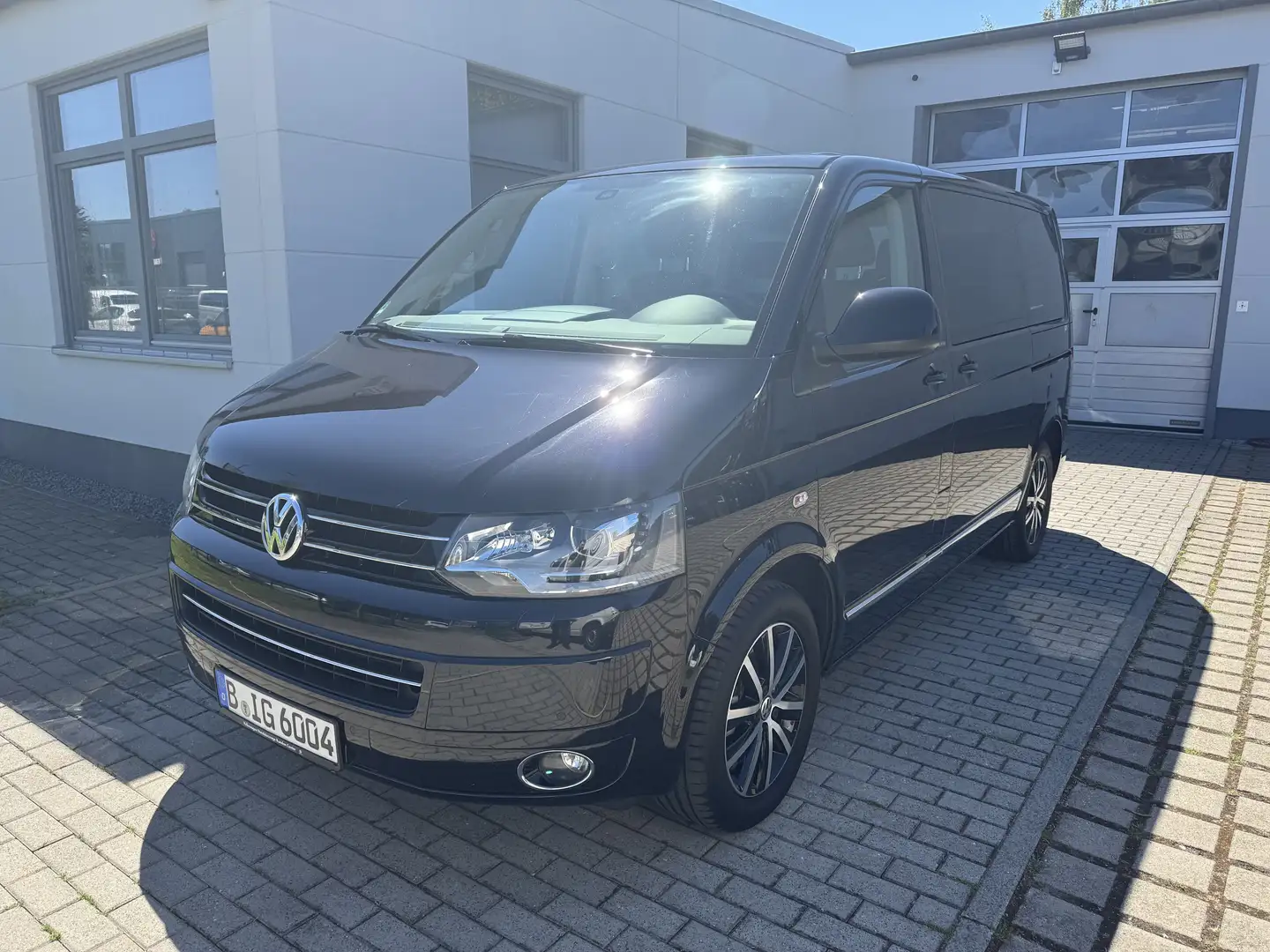 Volkswagen T5 Multivan Mulitvan Life Schwarz - 1