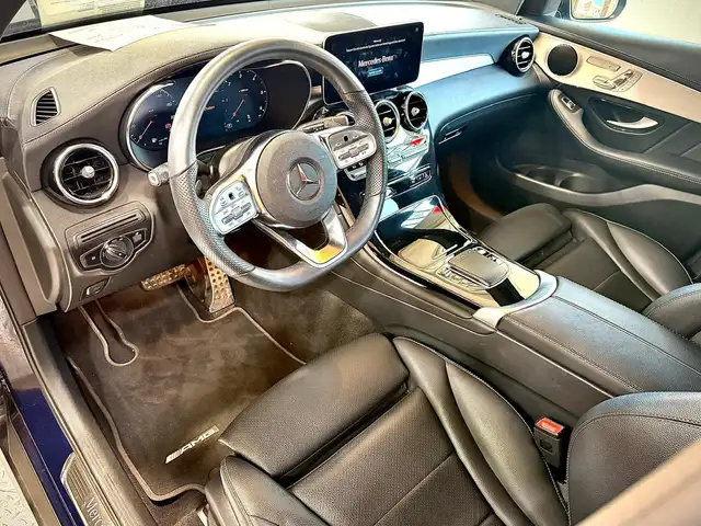 Mercedes-Benz 220 view 5