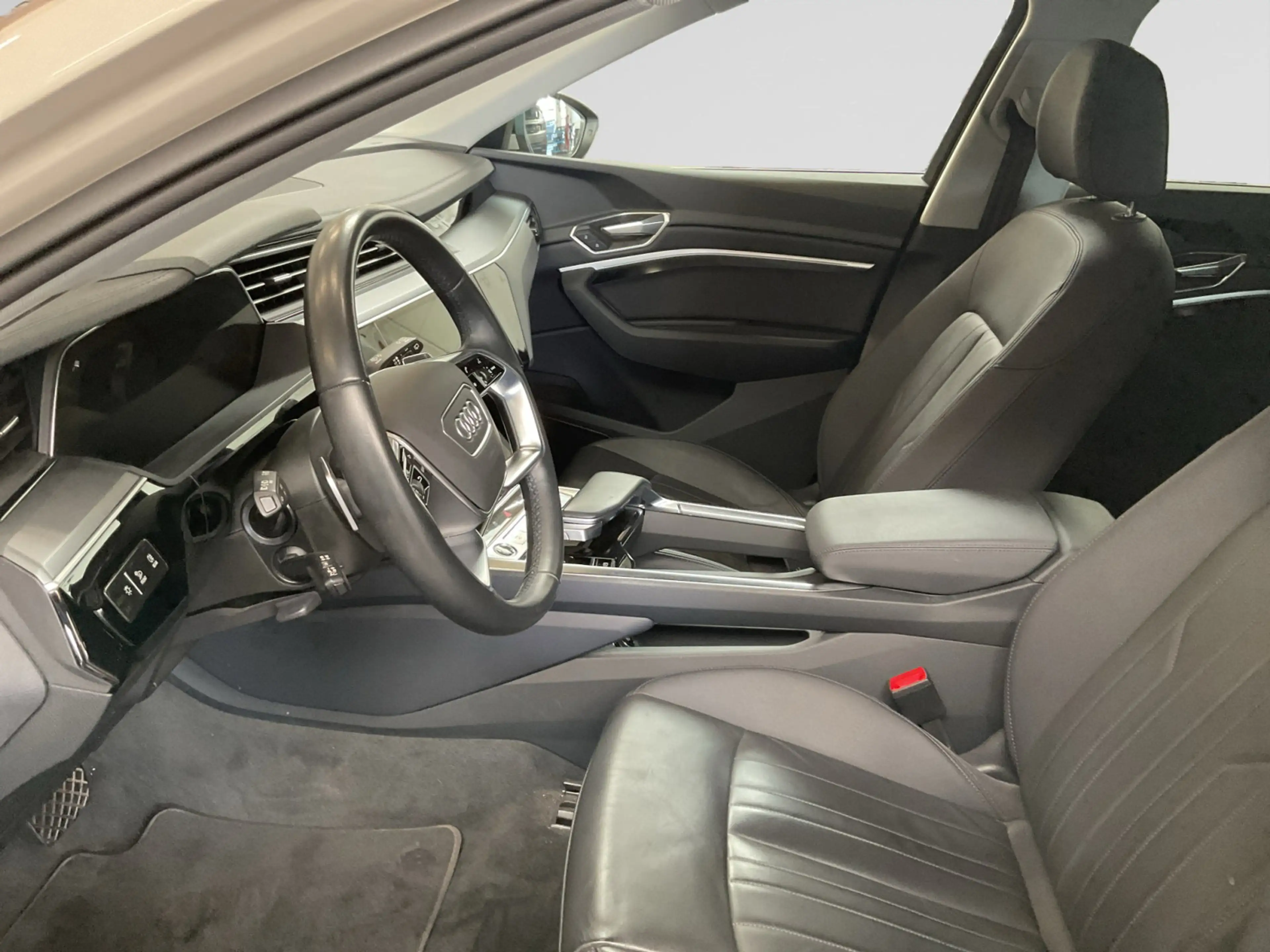 Audi e-tron Advanced 55 quattro 408 PK / Leder / ACC / Apple Carplay — photo 11