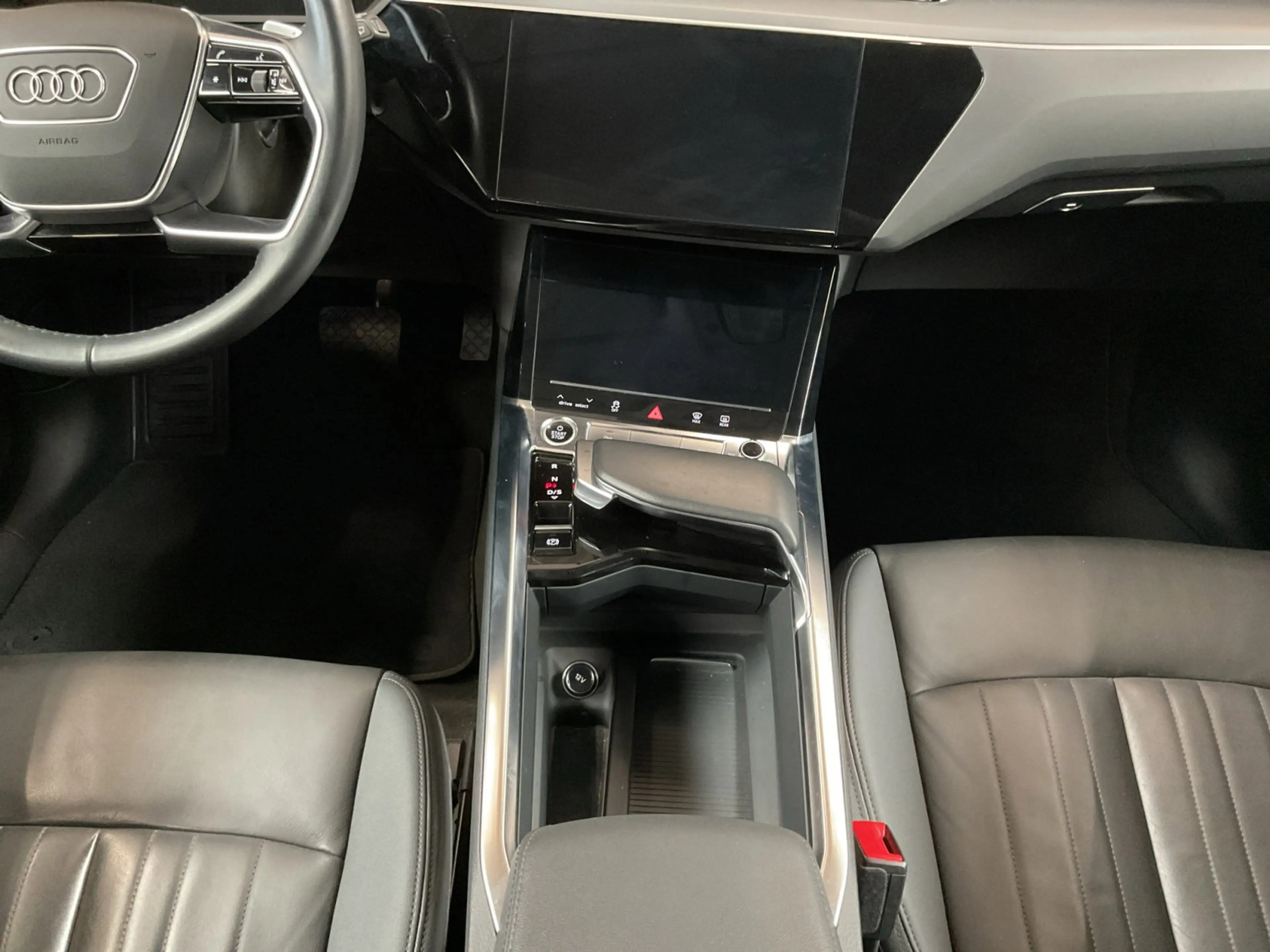 Audi e-tron Advanced 55 quattro 408 PK / Leder / ACC / Apple Carplay — photo 13