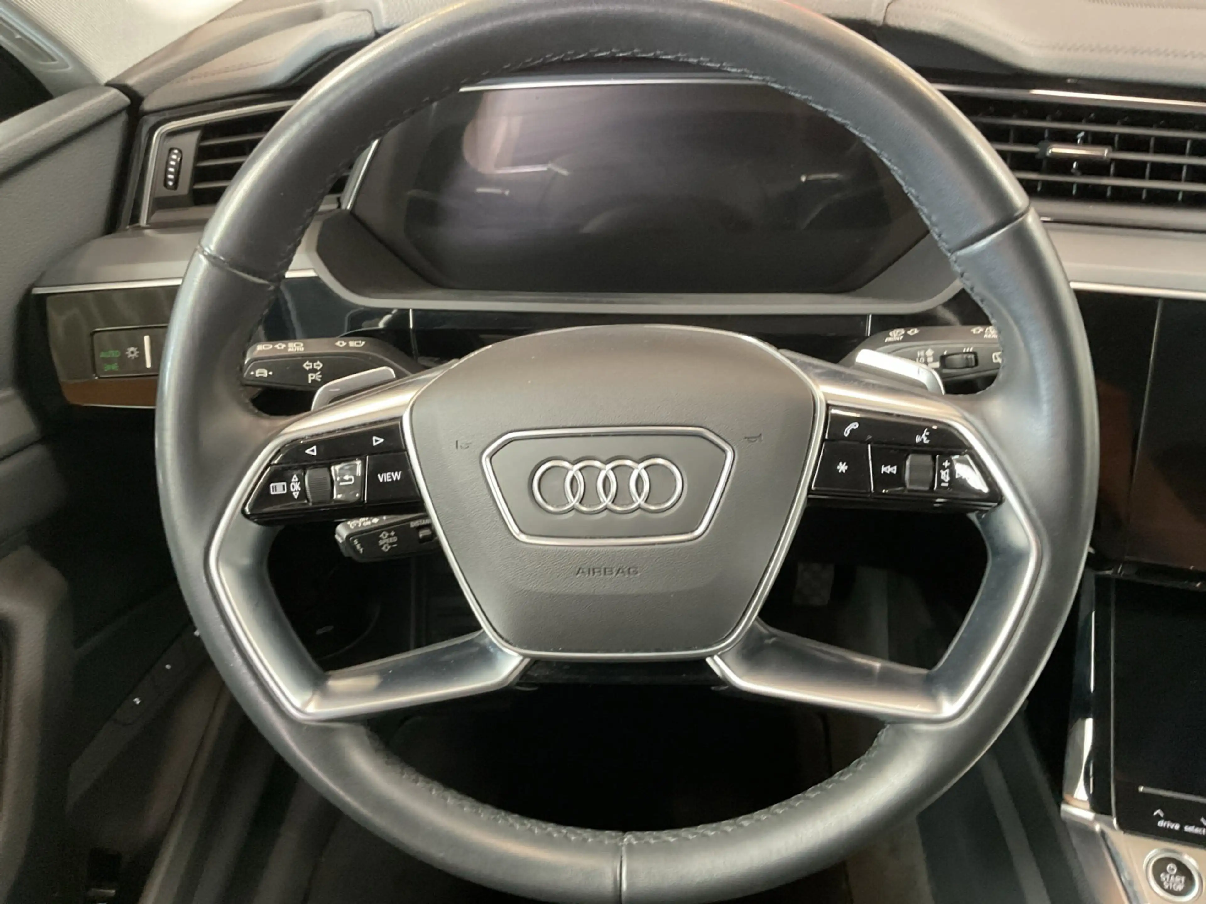 Audi e-tron Advanced 55 quattro 408 PK / Leder / ACC / Apple Carplay — photo 15