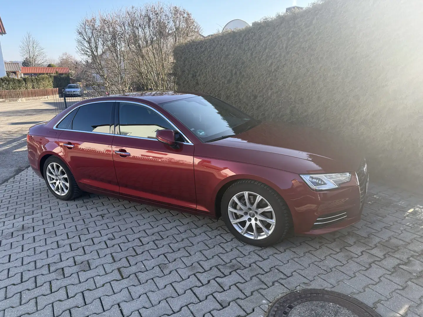 Audi A4 2.0 TDI ultra design 190ps Rot - 1