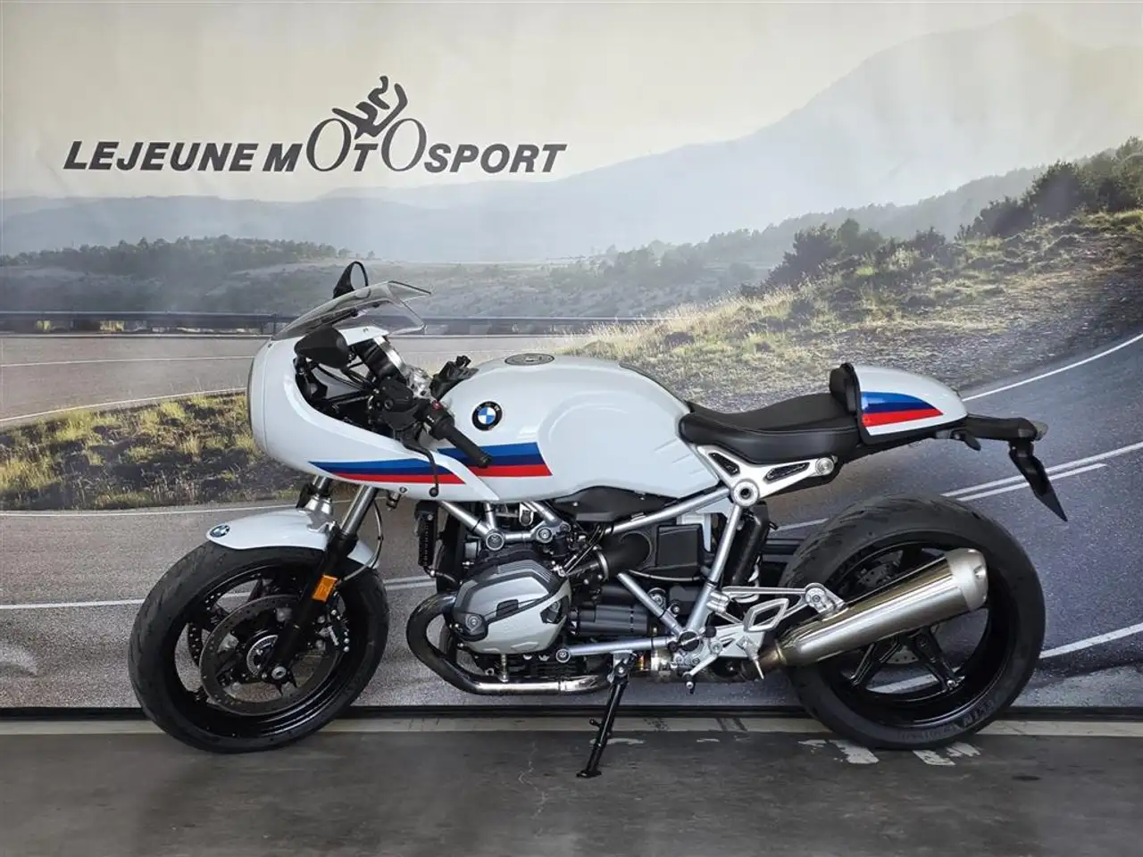 BMW R nineT