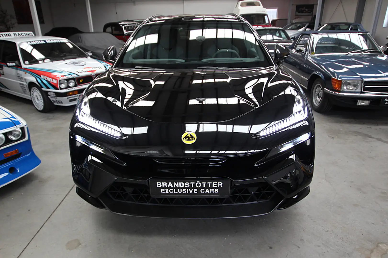 Lotus Eletre R sofort lieferbar R Schwarz - 1