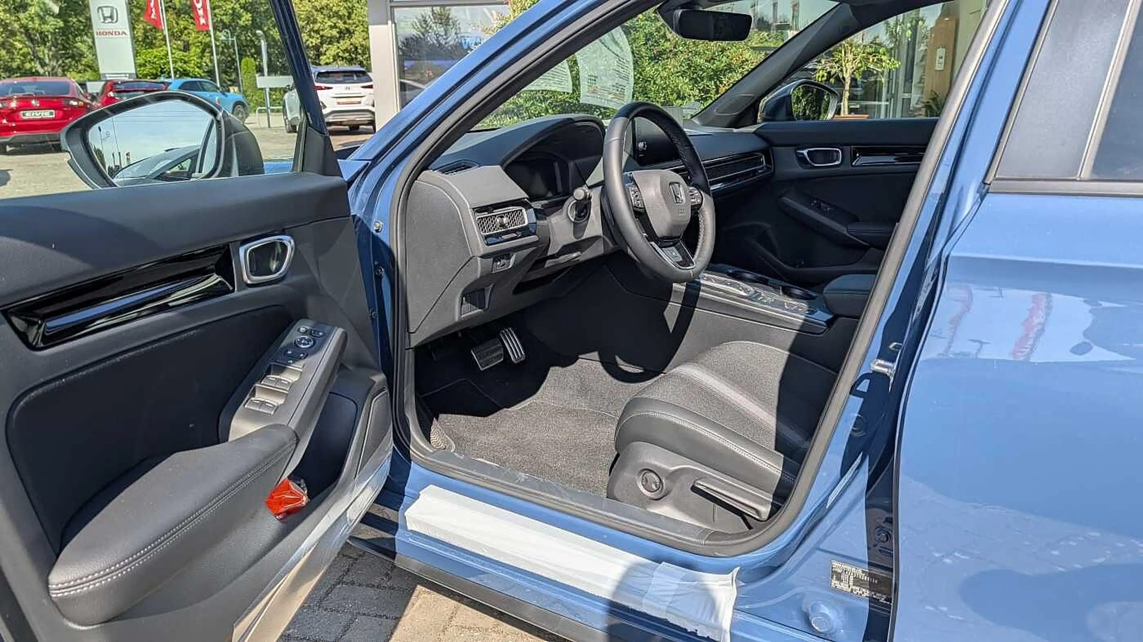 Honda Civic e:HEV 2.0 i-MMD Hybrid Sport — photo 6