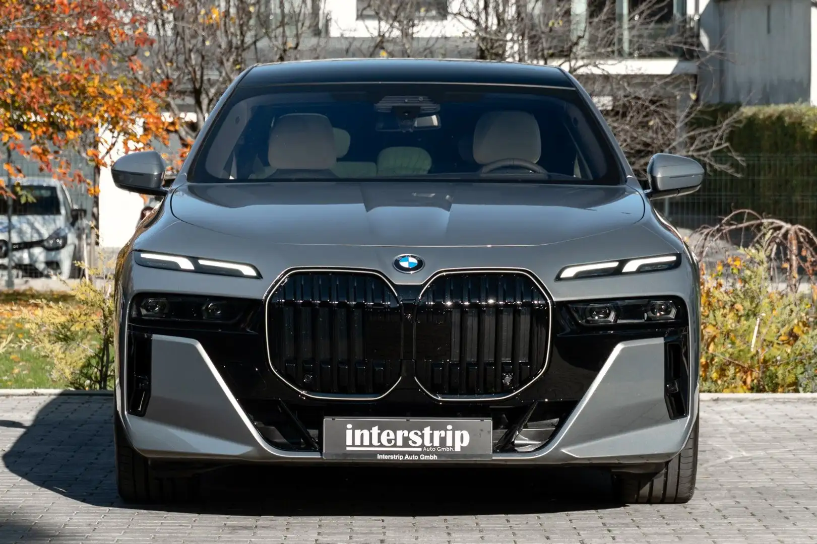 BMW 740 d M SPORT.MASSAGE.DR.ASS.PRO.SKY.SOFTCL.5/100 Gris - 2