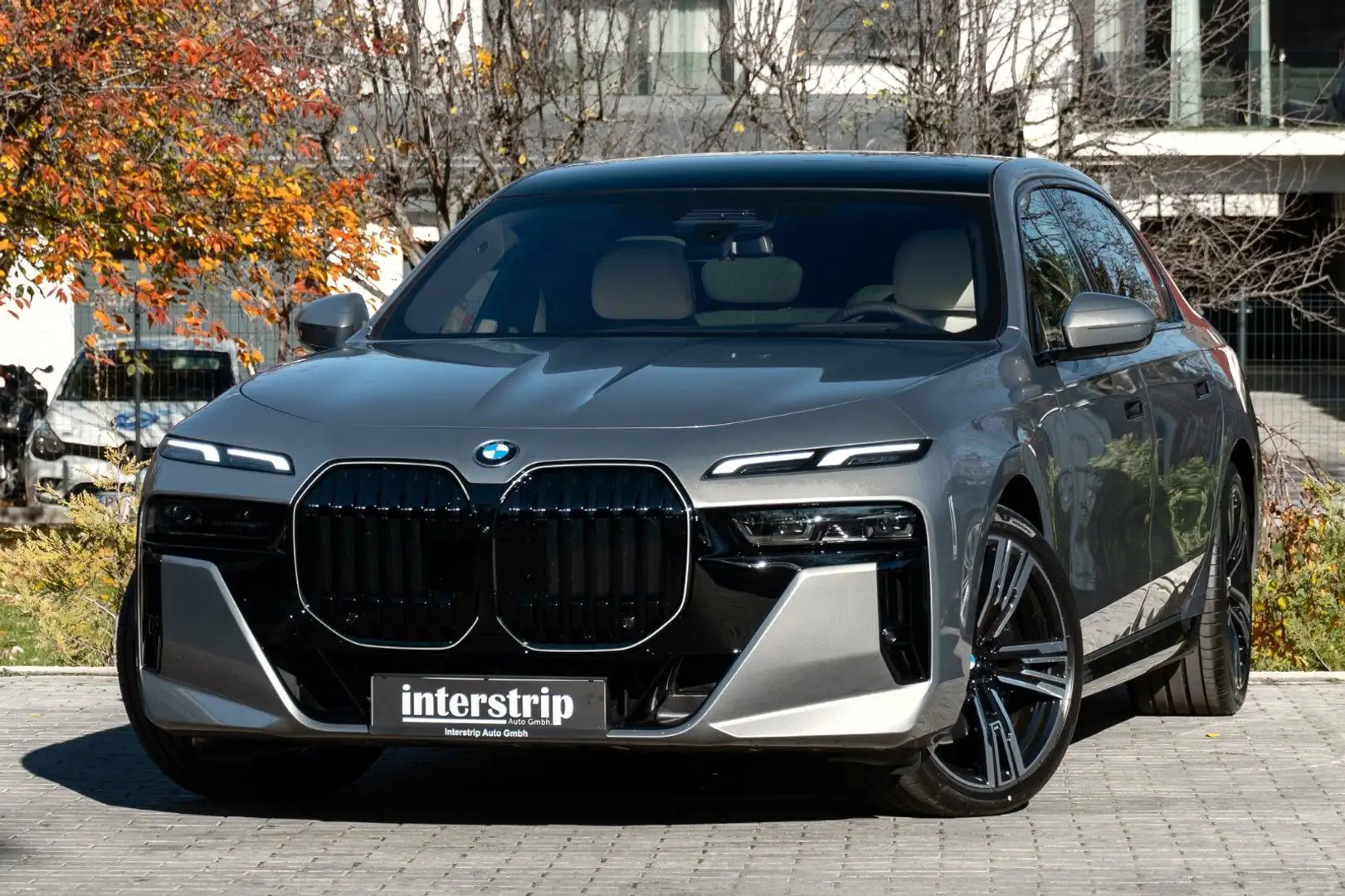 BMW 740 d M SPORT.MASSAGE.DR.ASS.PRO.SKY.SOFTCL.5/100 Gris - 1