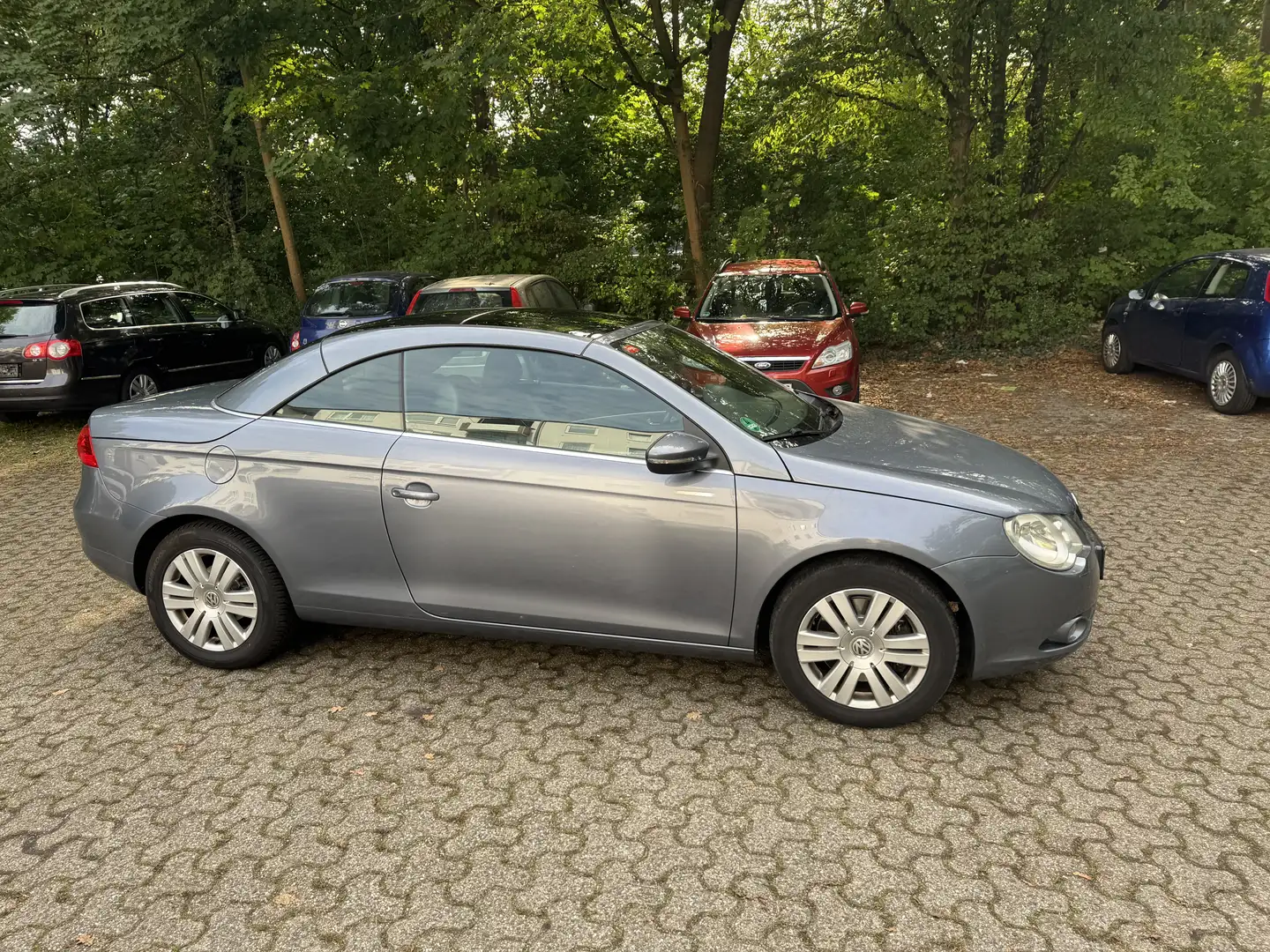 Volkswagen Eos 1.4 TSI Individual 1 Hand TÜV bis 09.2027 Grau - 2