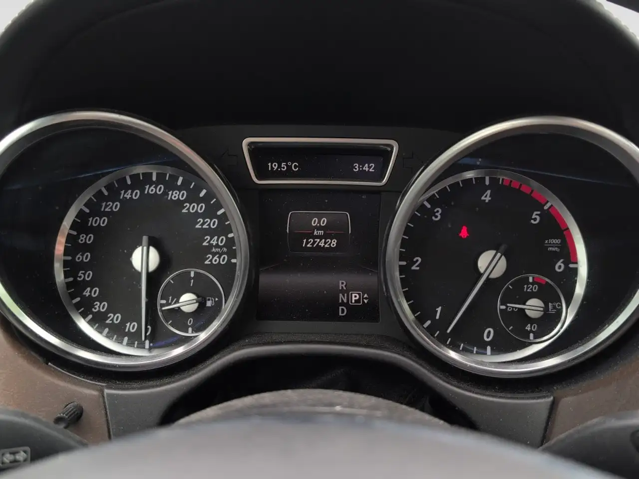 Mercedes-Benz M-Class снимка Mercedes-Benz M-Class