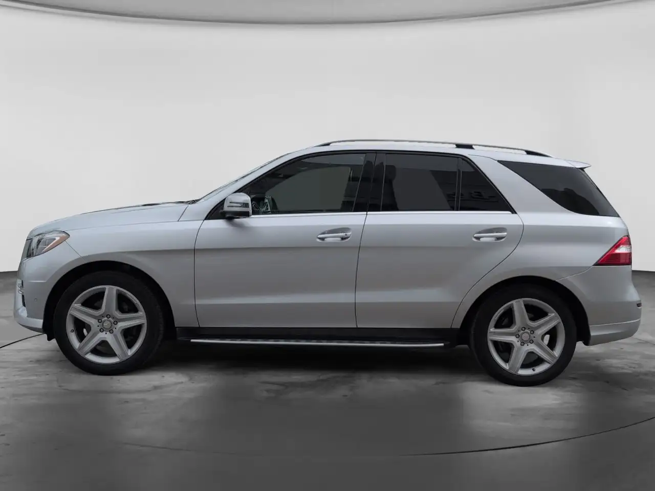 Mercedes-Benz M-Class снимка Mercedes-Benz M-Class