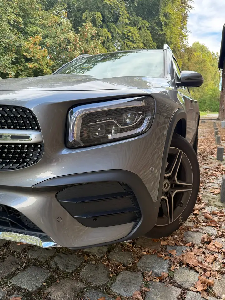Mercedes-Benz GLB 180