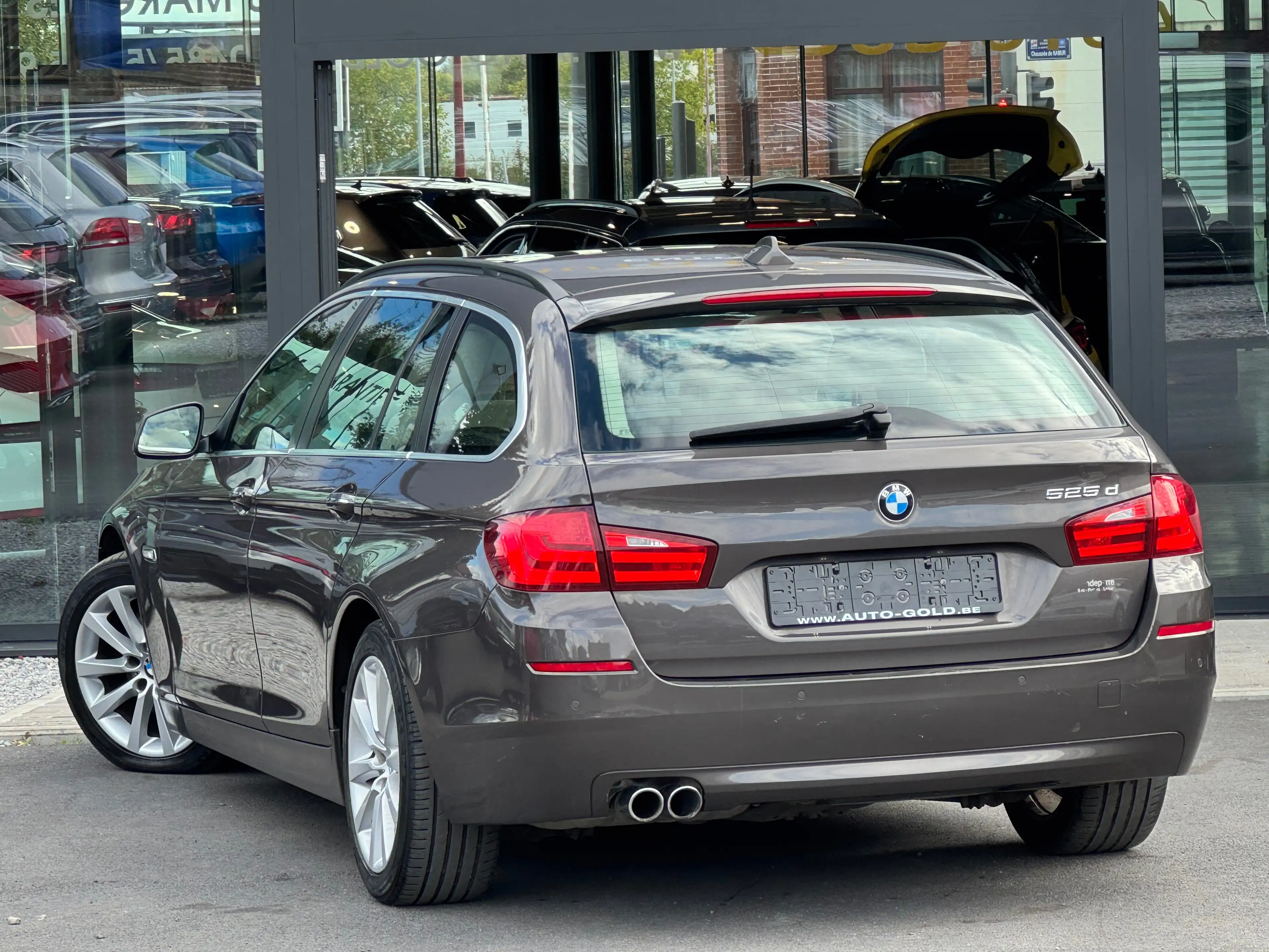 BMW 525 dA / BOITE AUTO / BREAK / FULLOPTIONS / XENON / PANO / — photo 4