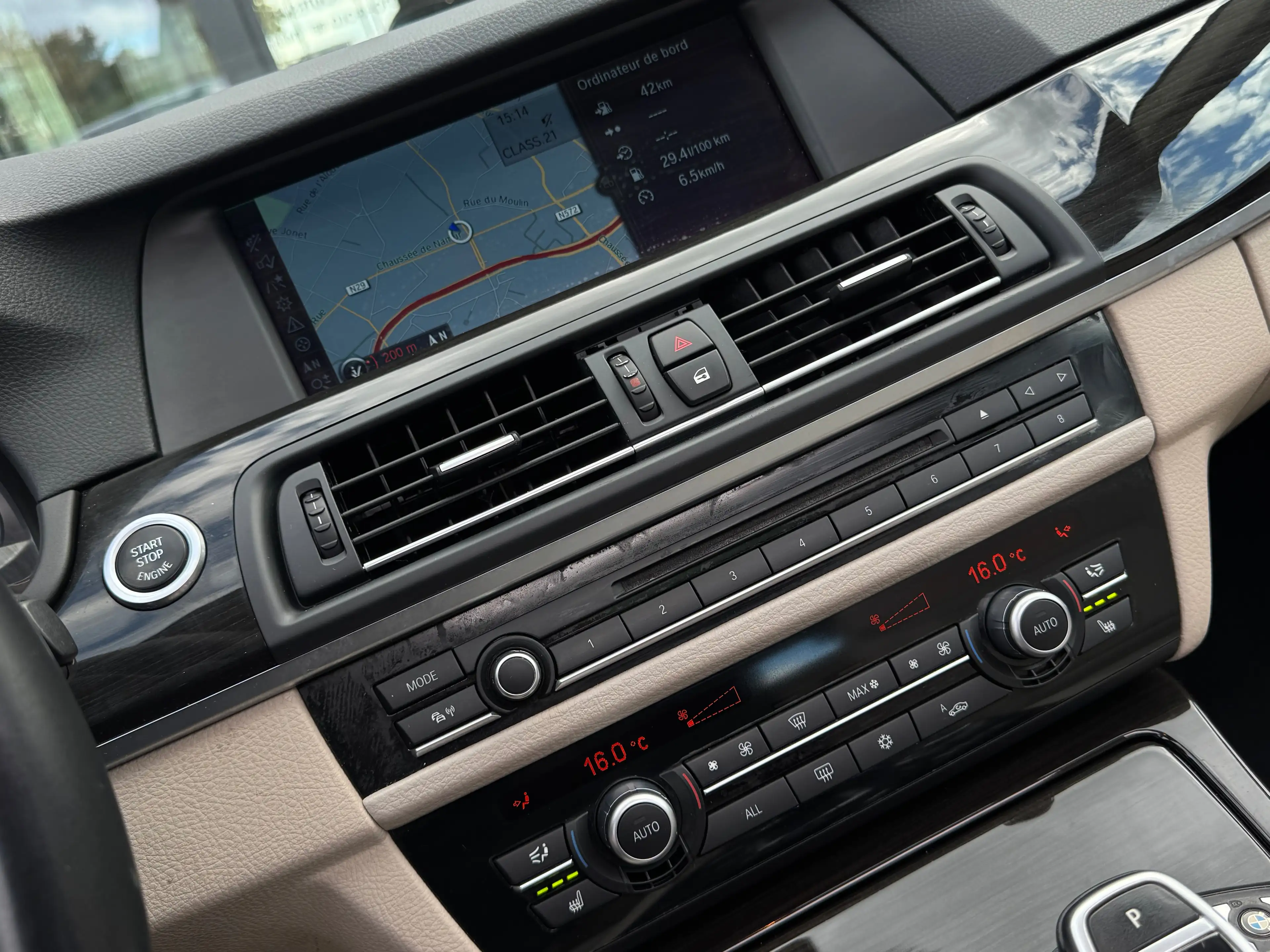 BMW 525 dA / BOITE AUTO / BREAK / FULLOPTIONS / XENON / PANO / — photo 14