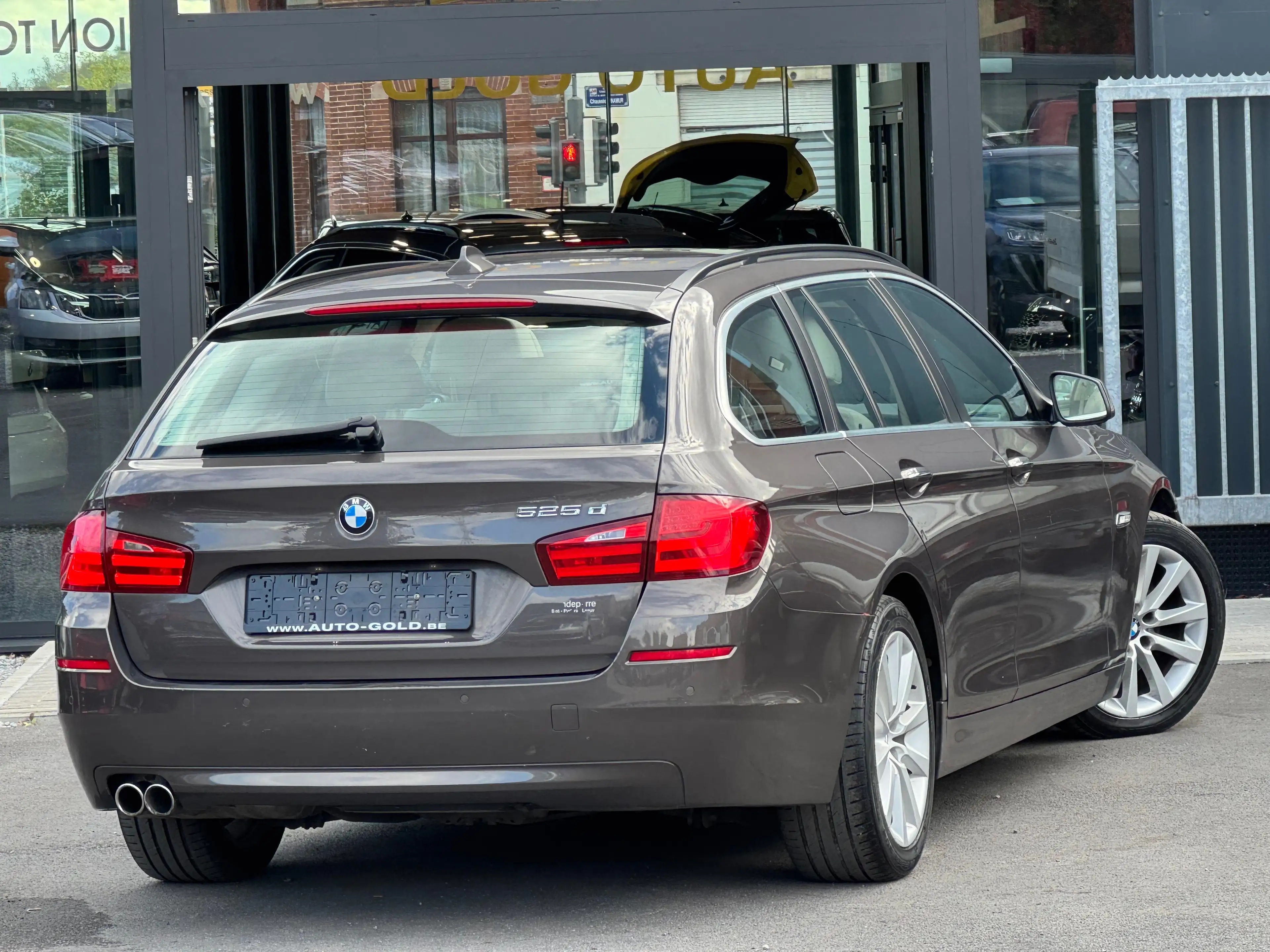 BMW 525 dA / BOITE AUTO / BREAK / FULLOPTIONS / XENON / PANO / — photo 3