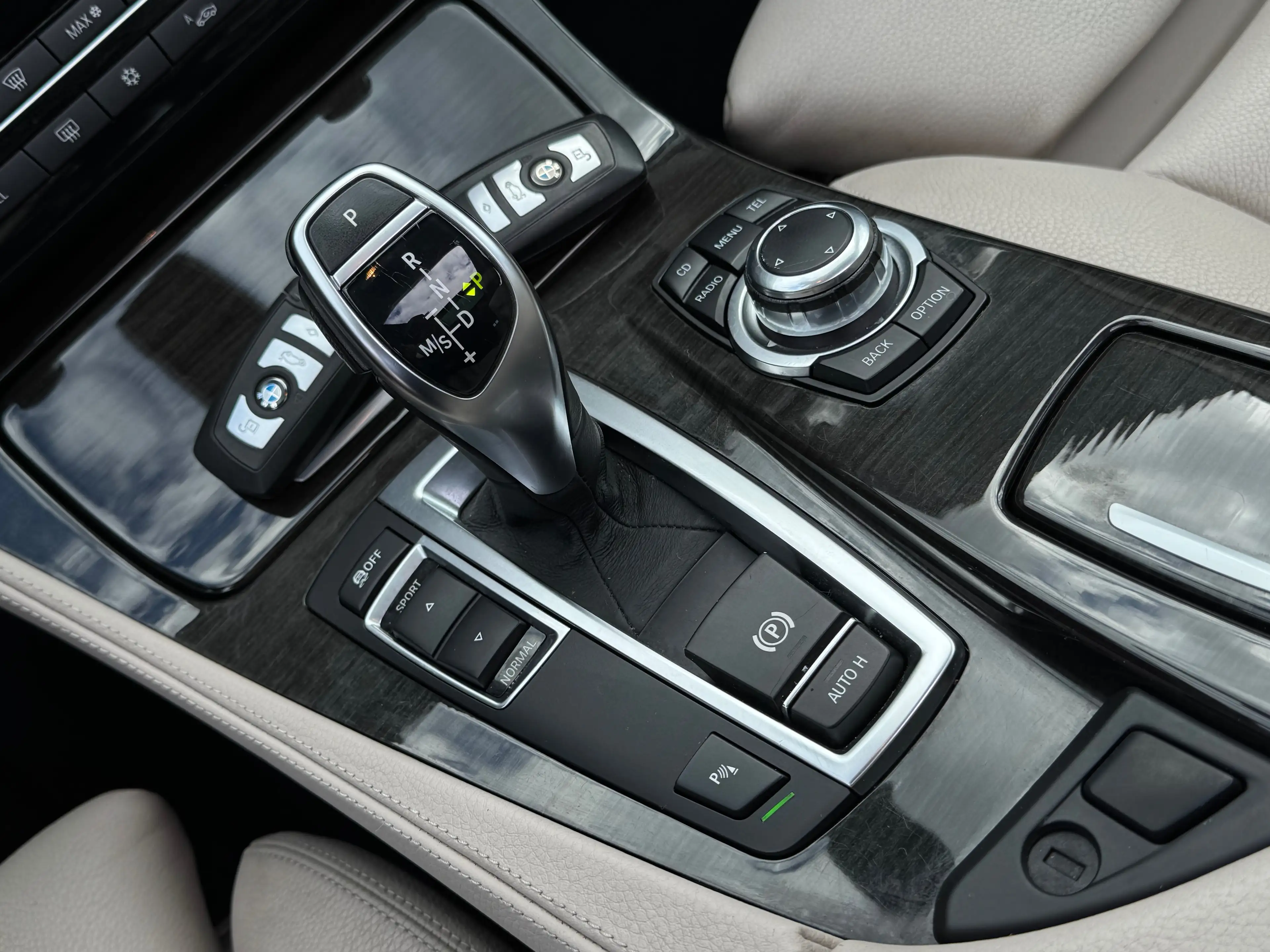 BMW 525 dA / BOITE AUTO / BREAK / FULLOPTIONS / XENON / PANO / — photo 13