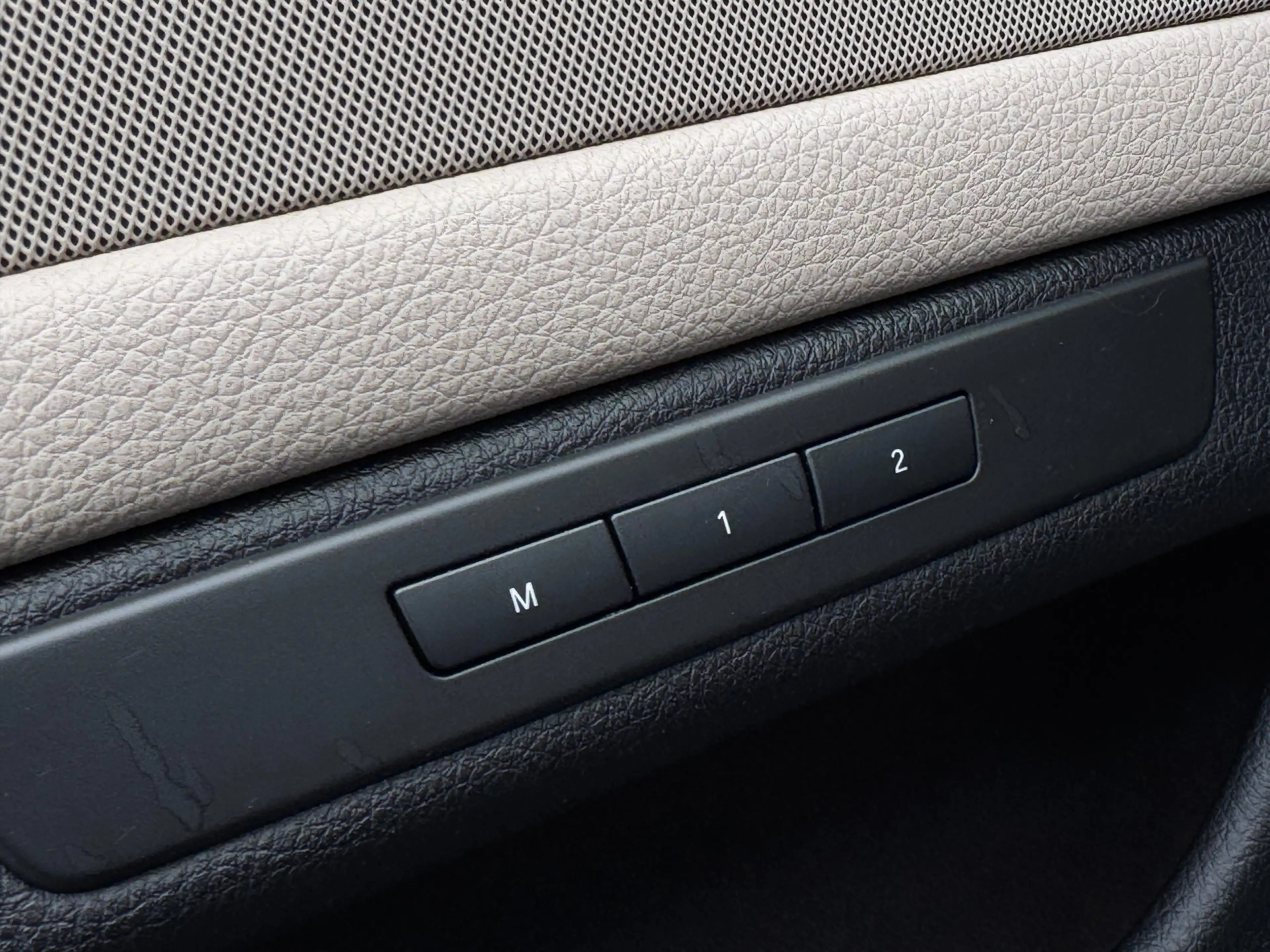 BMW 525 dA / BOITE AUTO / BREAK / FULLOPTIONS / XENON / PANO / — photo 15