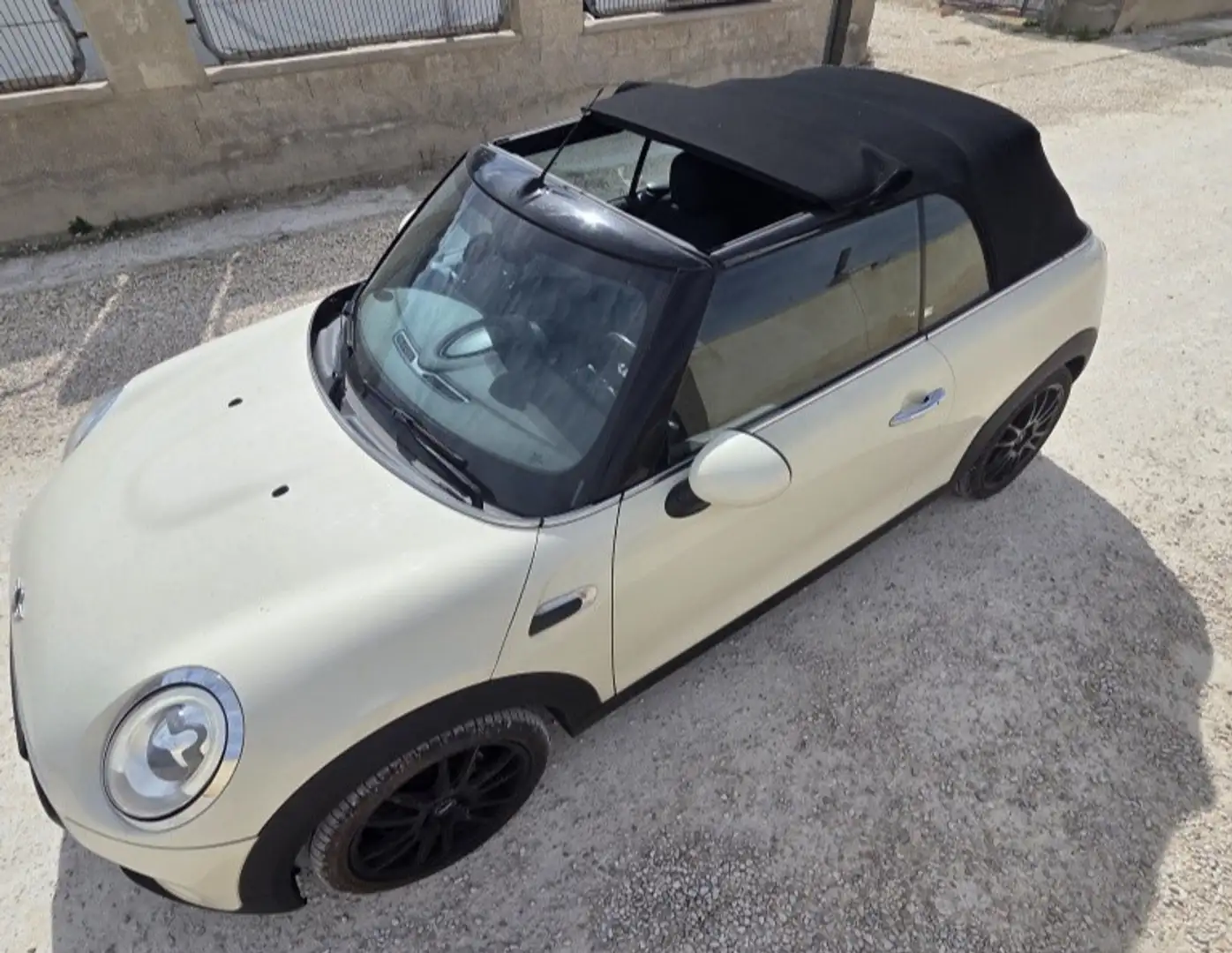 MINI Cooper D Cabrio Beige - 2