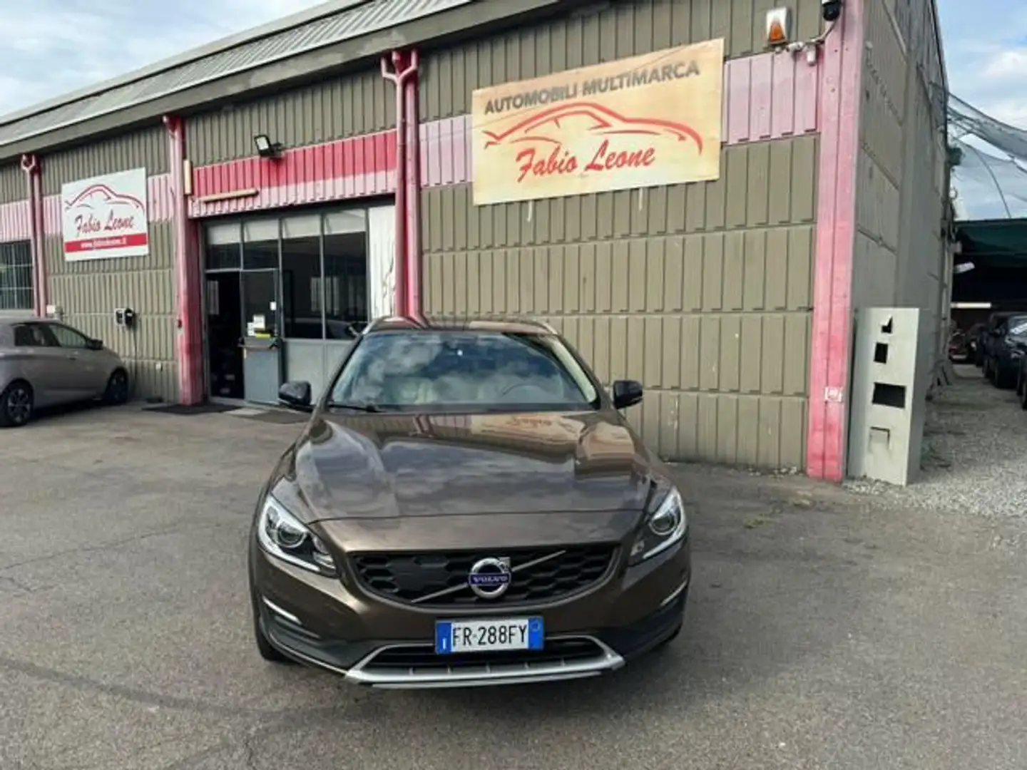 Volvo V60 Cross Country D3 Geartronic Business Plus Brun - 2