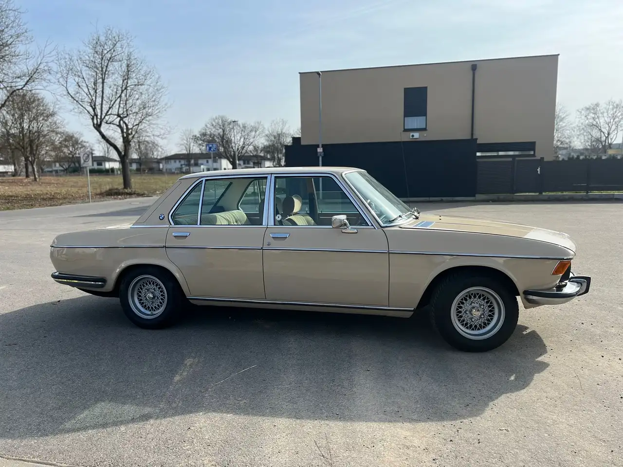 BMW E3 2500, foto 2