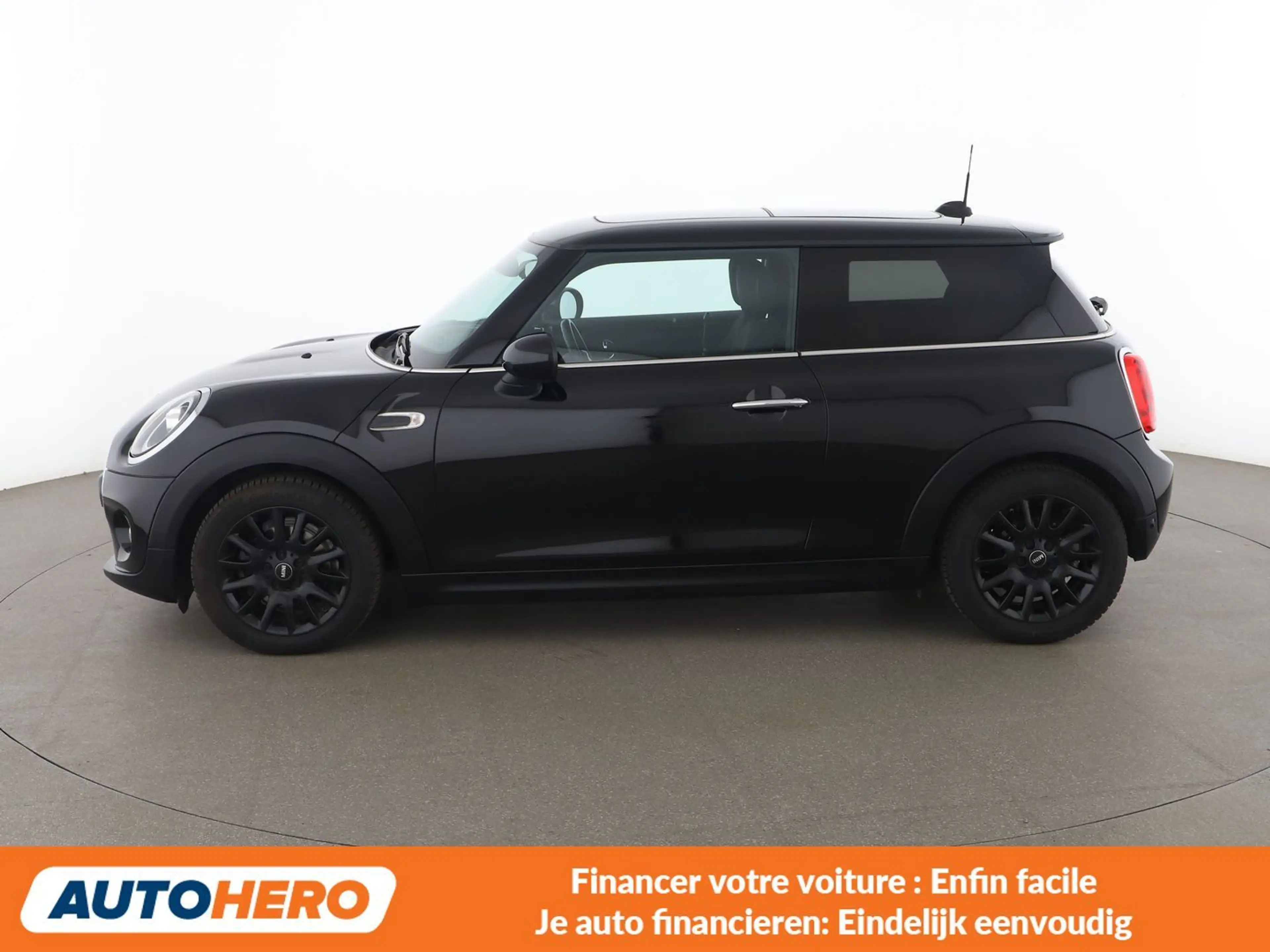 MINI One One — photo 3