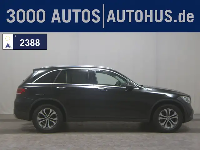 Mercedes-Benz GLC 300 GLC 300 NAVI SPORTSITZE KLIMAAUT RADIO TEMPO MFL PANO SHZ VC PDC HUD AHK SOUND LED RFK