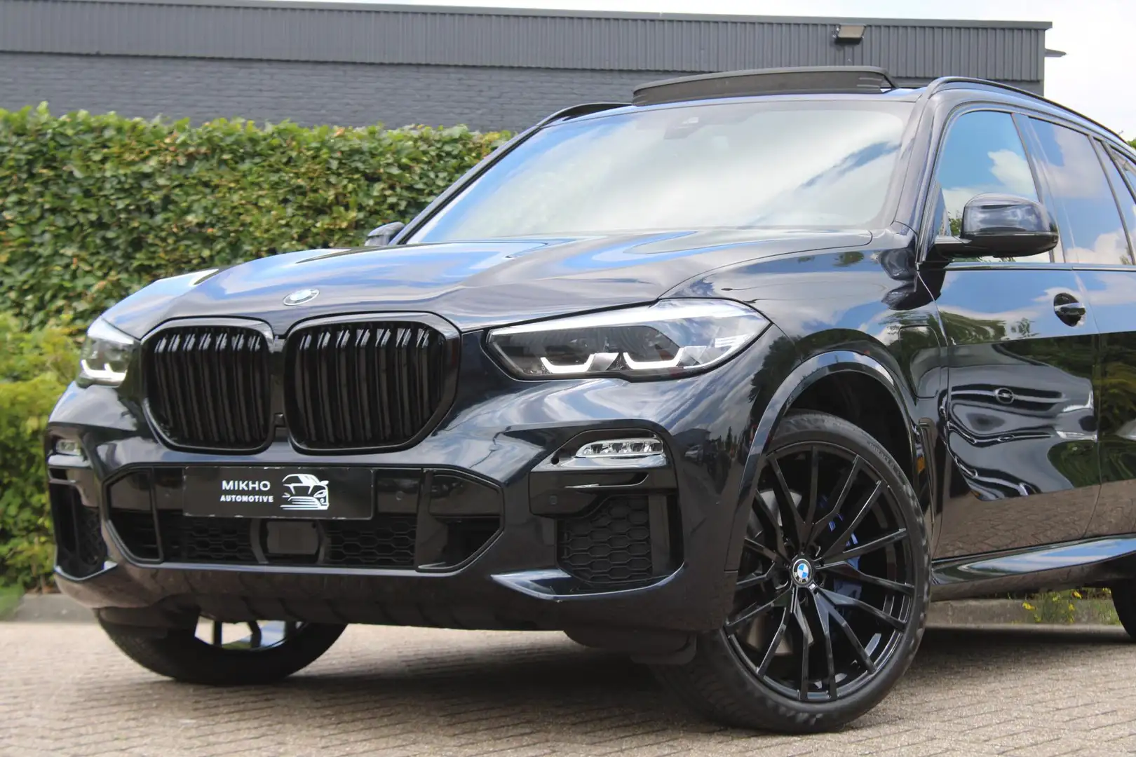 BMW X5 XDrive45e | M Sport | Panoramadak | Luchtvering | Zwart - 2