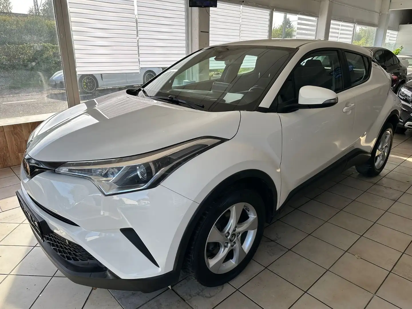 Toyota C-HR 1.2 Basis Automatik Turbo Style Camera Blanc - 1