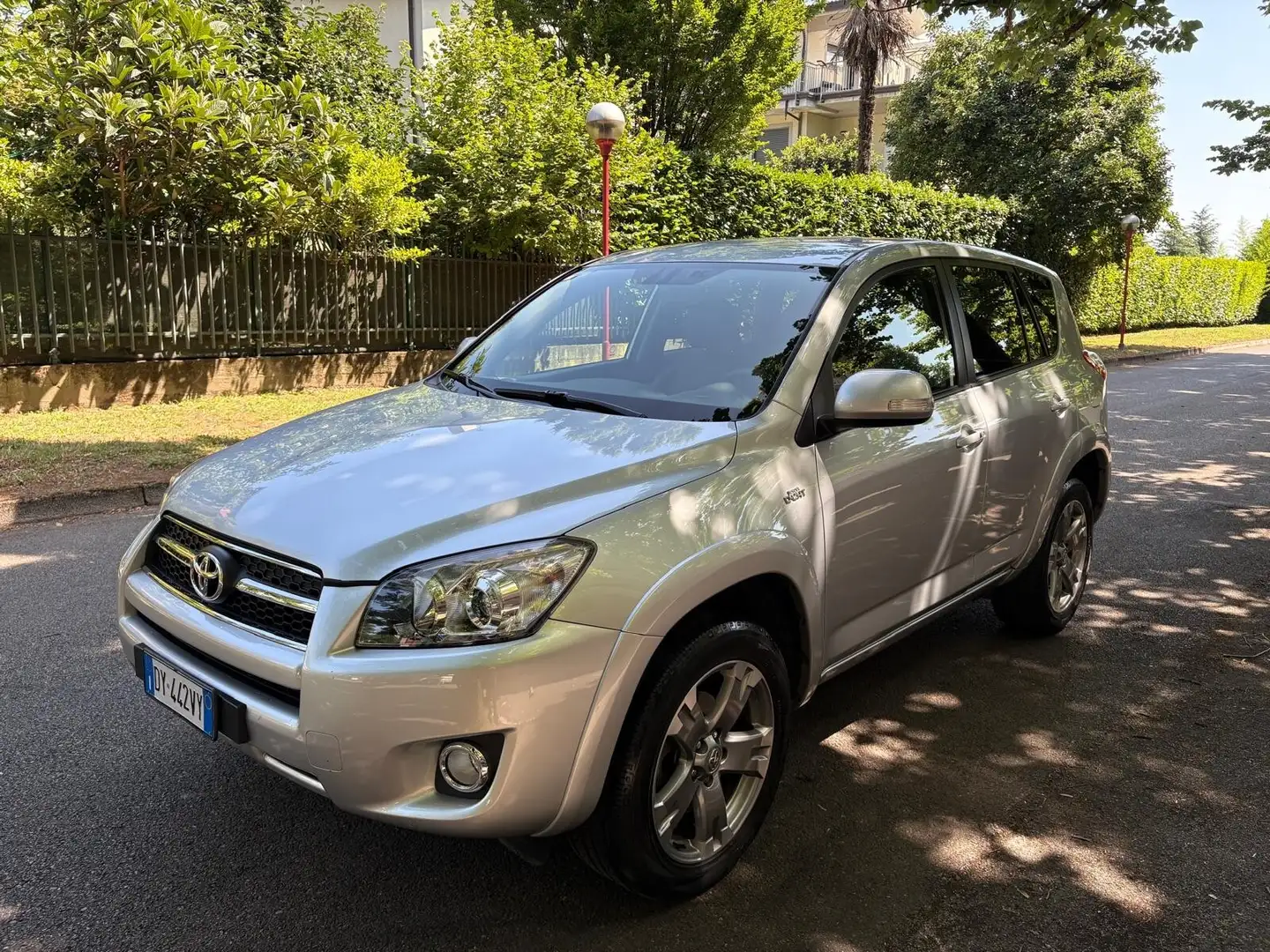 Toyota RAV 4 RAV4 Crossover 2.2 D-Cat A/T 150 CV Luxury Grigio - 1