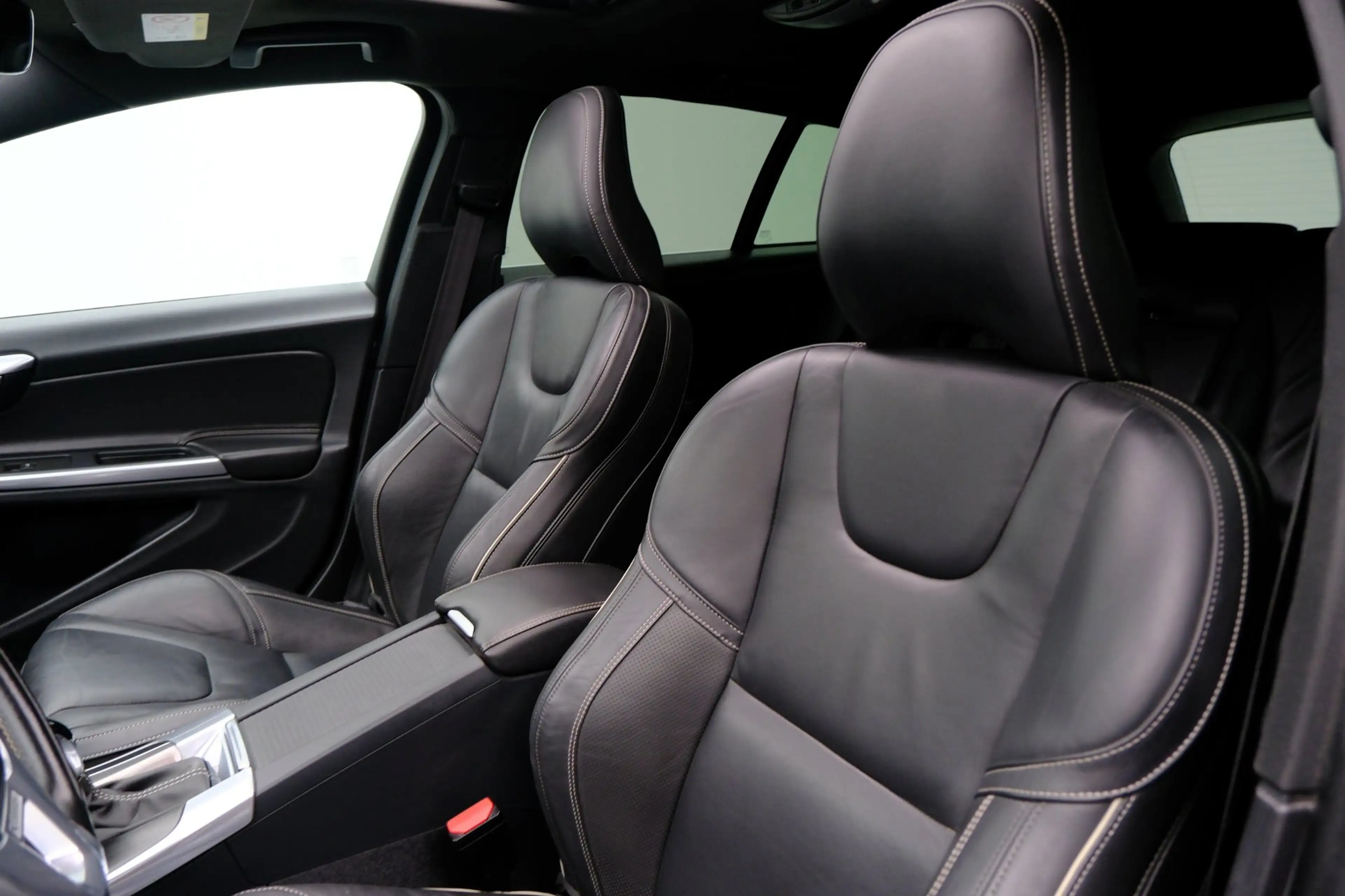 Volvo V60 2.0 T4 190pk Business Sport Aut. Pano|Leder|Sports — photo 32
