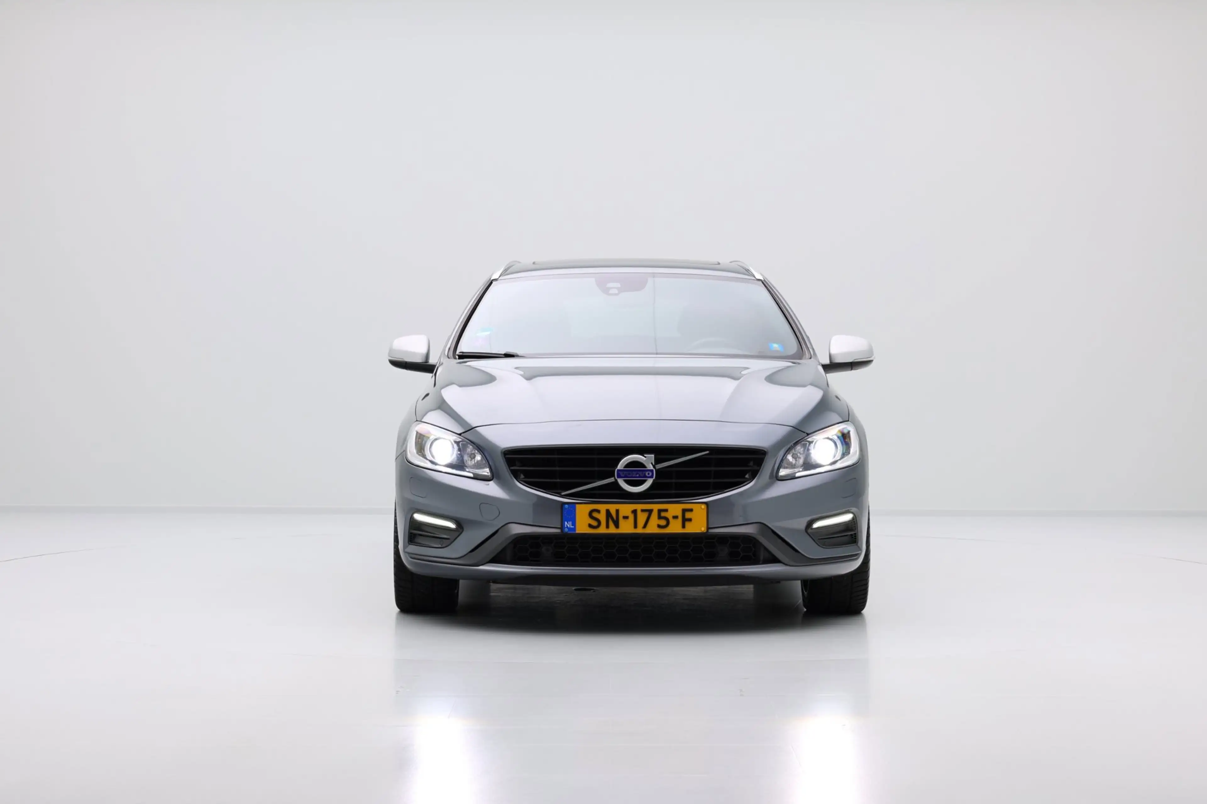 Volvo V60 2.0 T4 190pk Business Sport Aut. Pano|Leder|Sports — photo 8