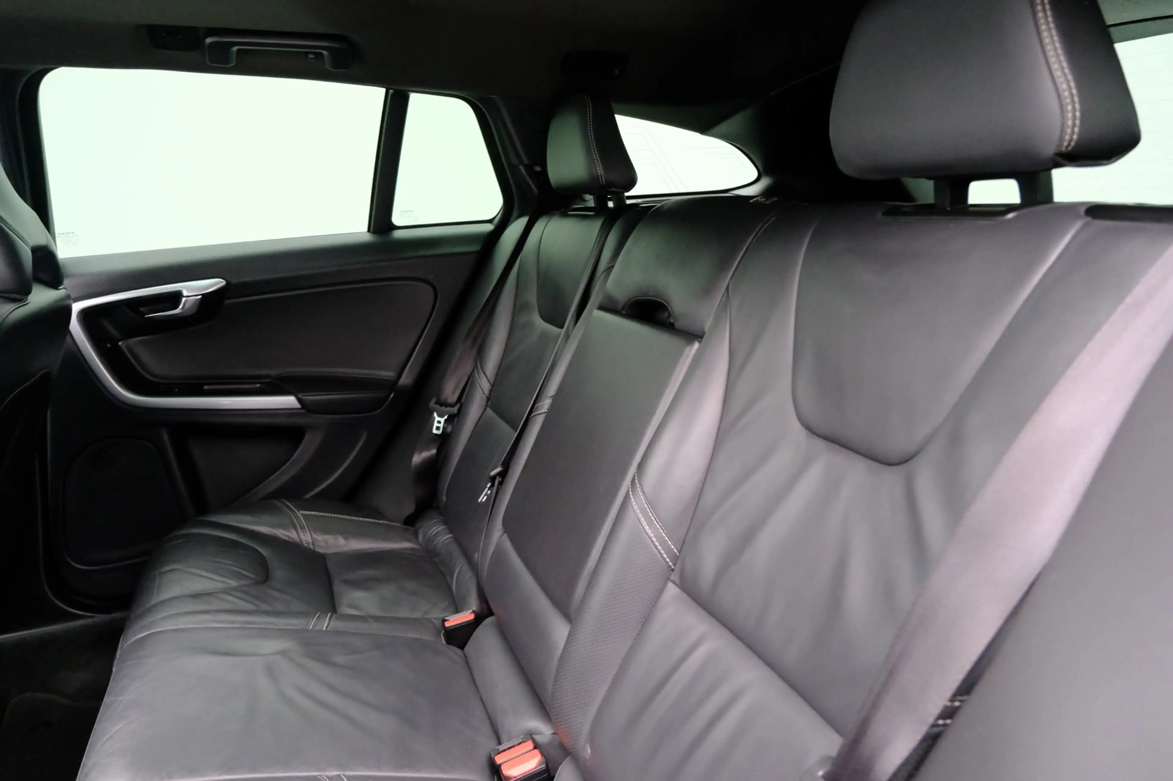 Volvo V60 2.0 T4 190pk Business Sport Aut. Pano|Leder|Sports — photo 33