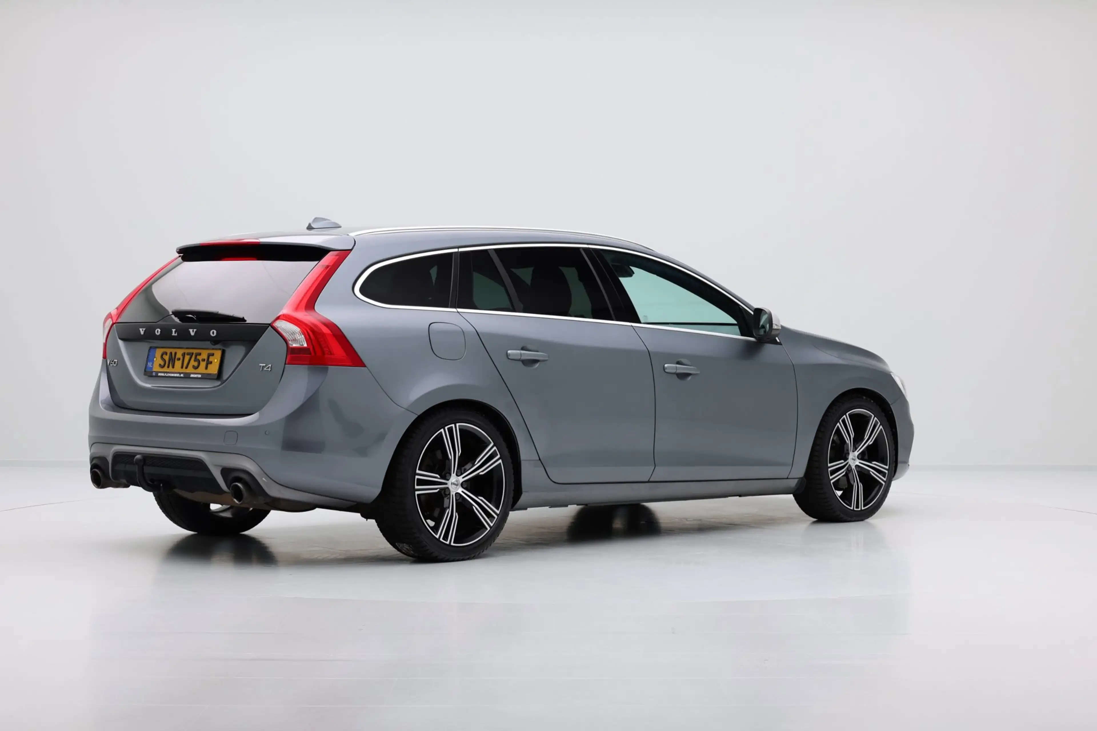 Volvo V60 2.0 T4 190pk Business Sport Aut. Pano|Leder|Sports — photo 3