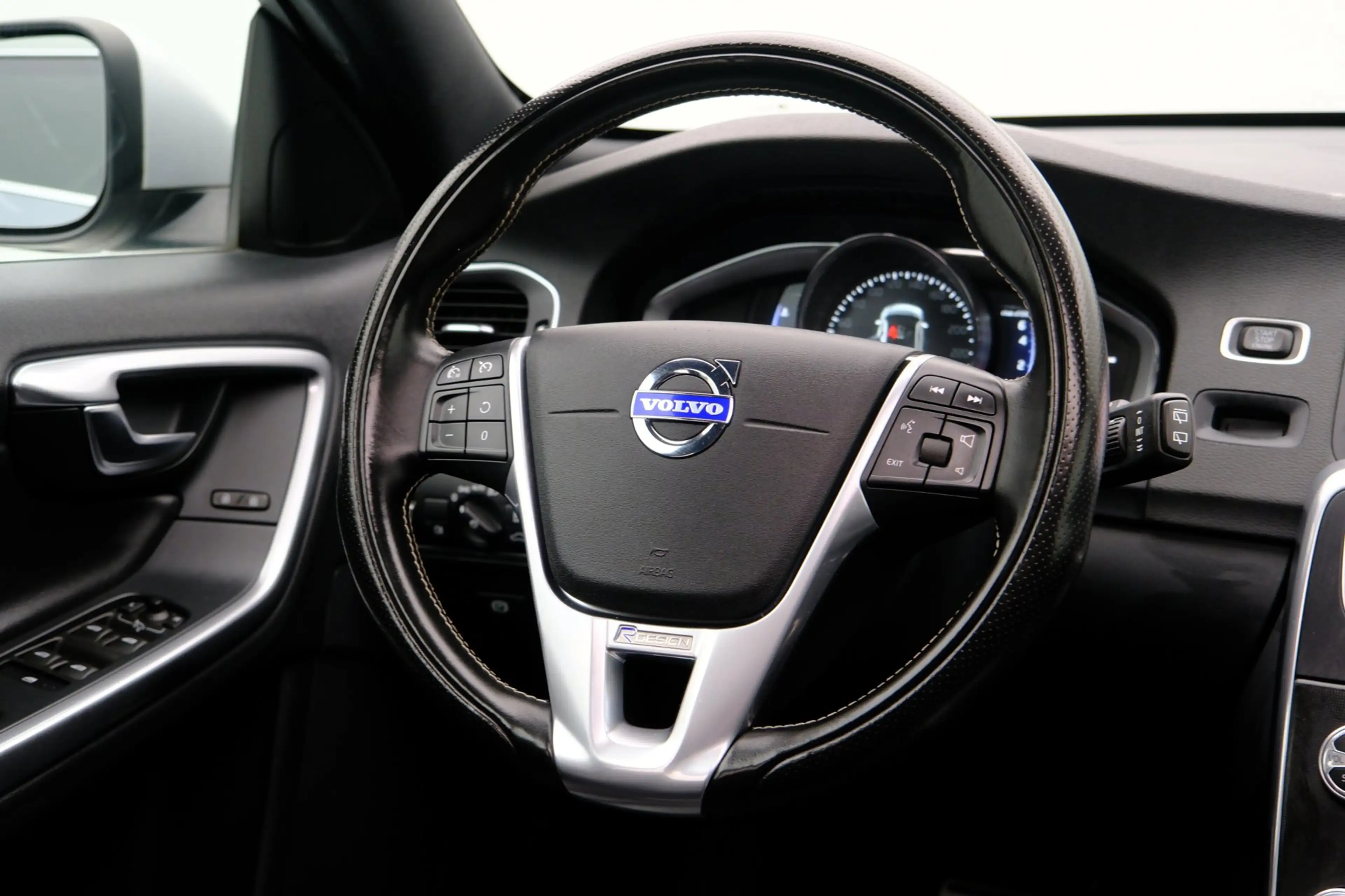 Volvo V60 2.0 T4 190pk Business Sport Aut. Pano|Leder|Sports — photo 9