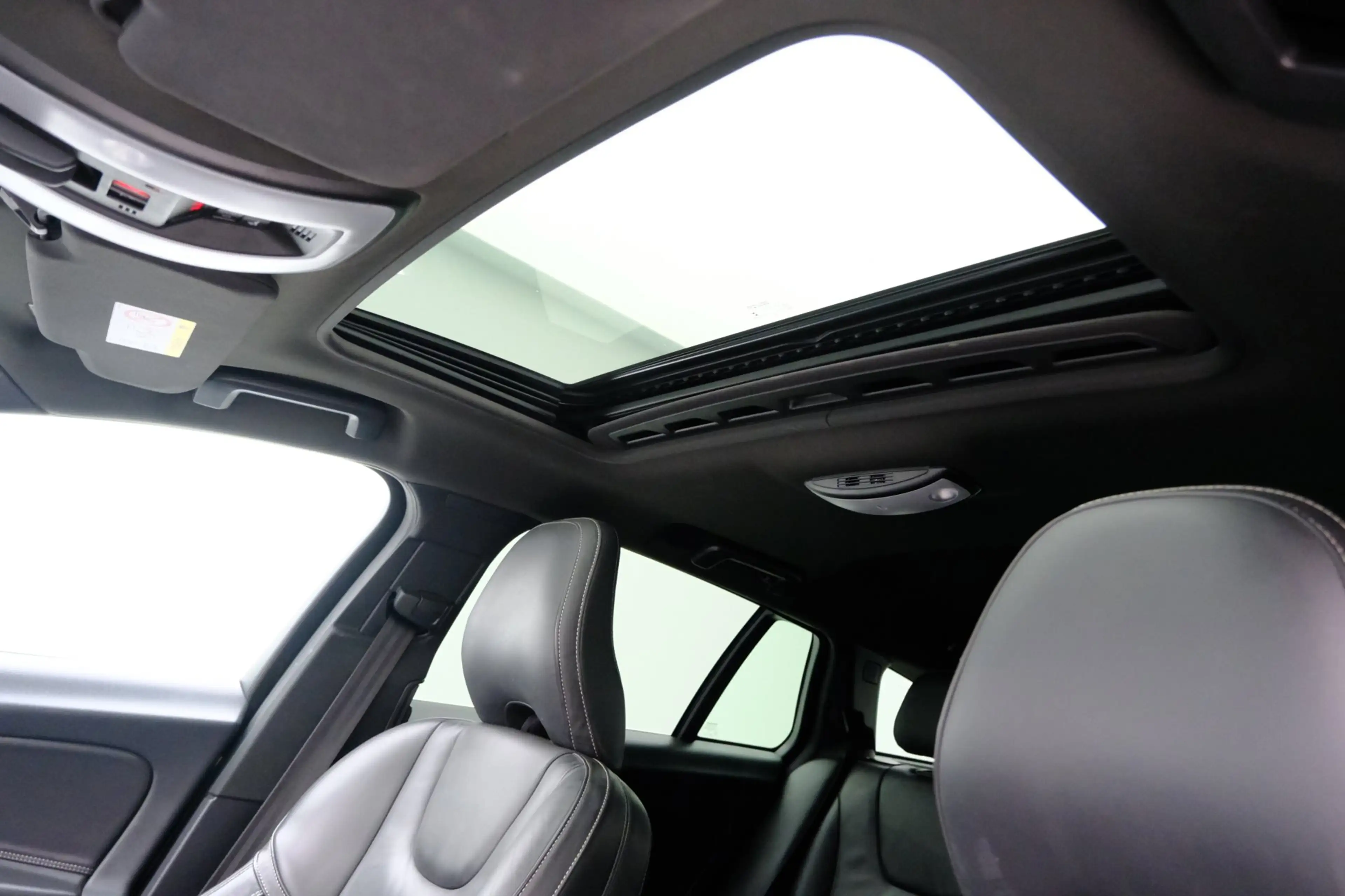 Volvo V60 2.0 T4 190pk Business Sport Aut. Pano|Leder|Sports — photo 19